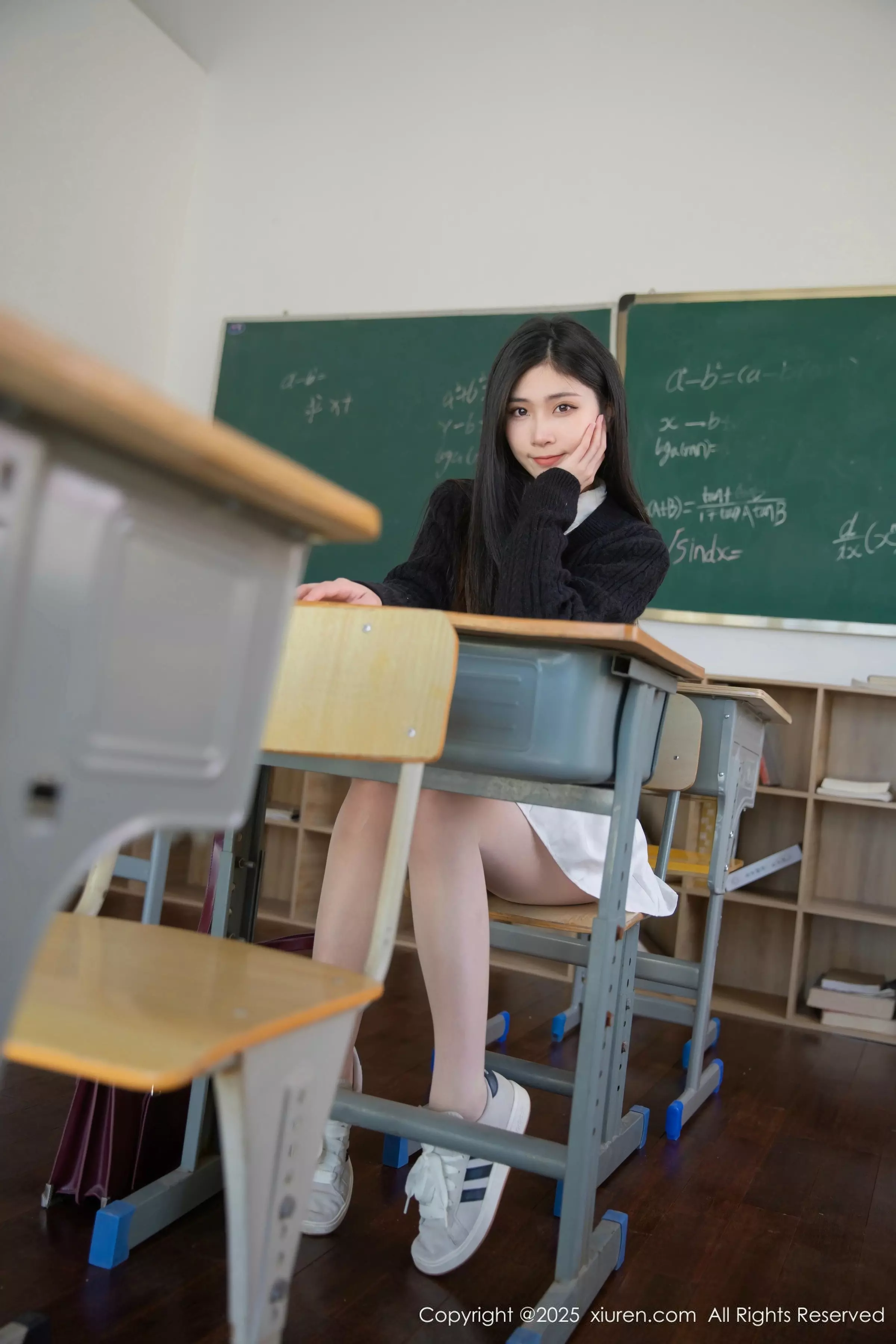 [XiuRen]高清写真图 2025.03.27 No.10078 刘婷婷 白色丝袜