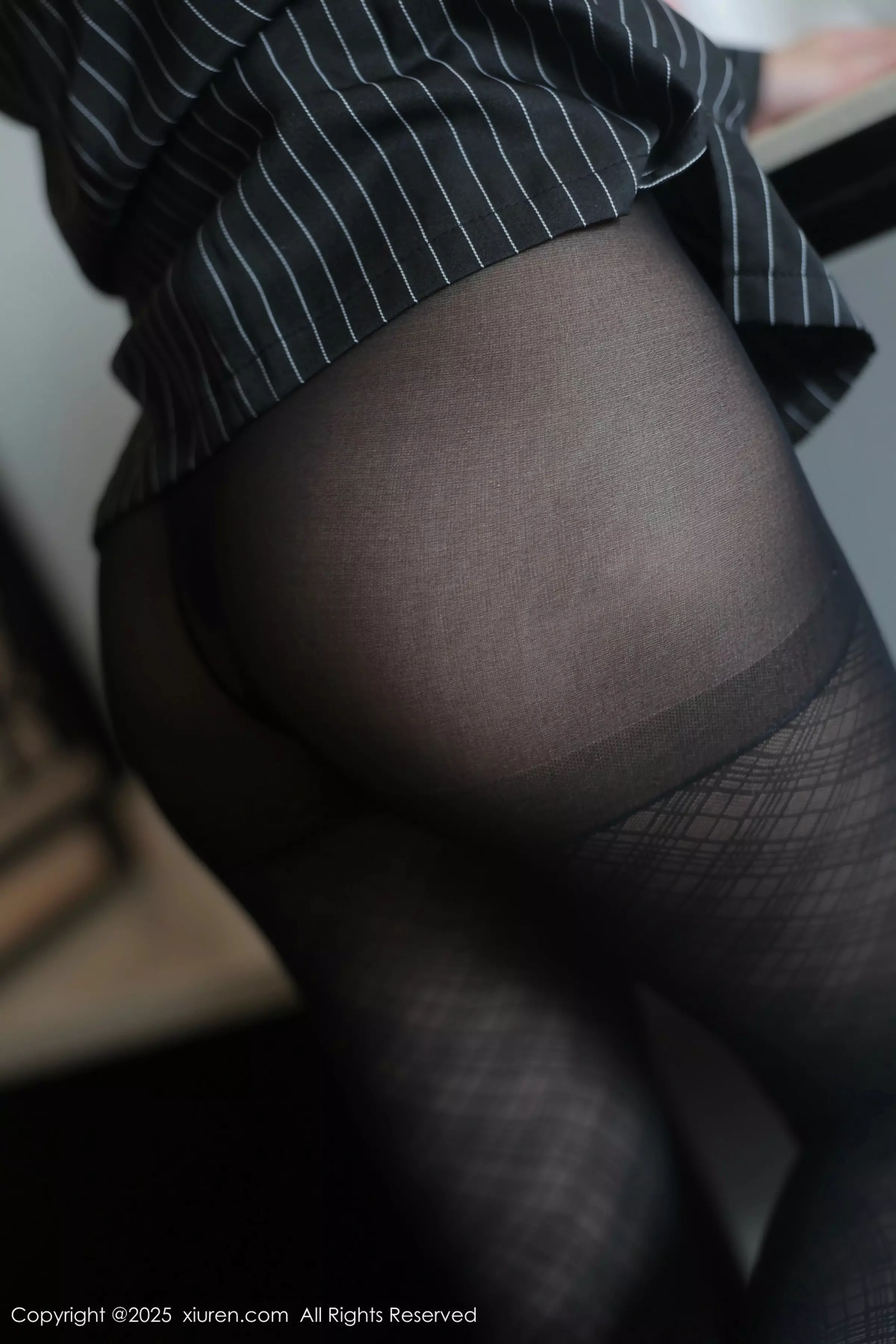 [XiuRen]高清写真图 2025.03.27 No.10076 汐子 魅惑黑丝