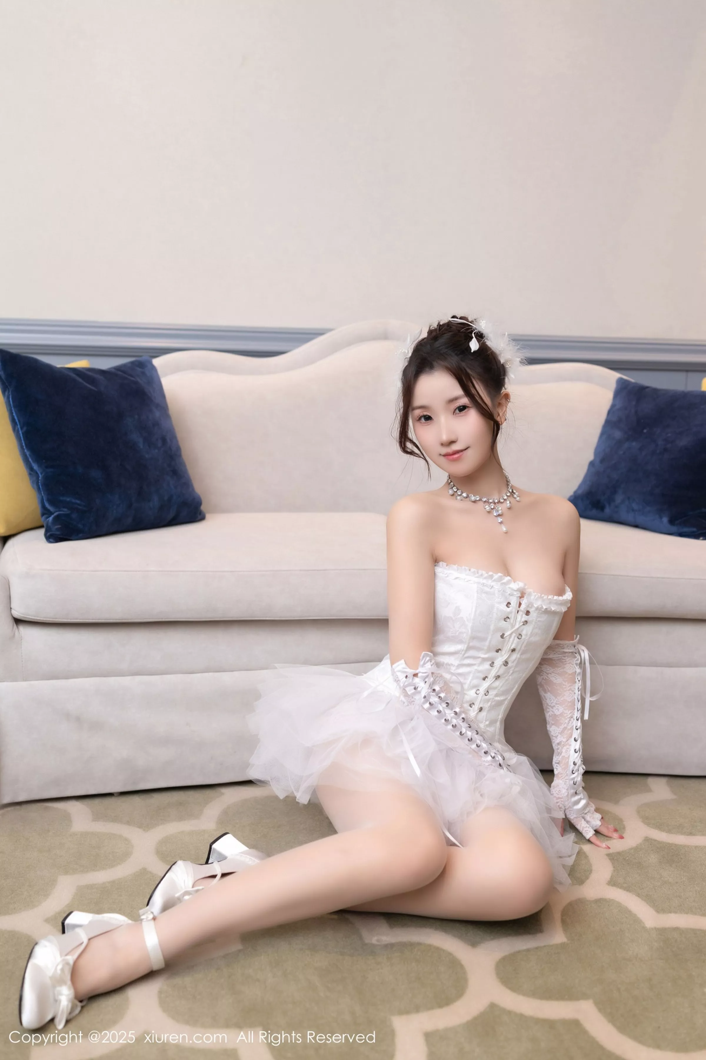 [XiuRen]高清写真图 2025.04.16 No.10161 杏子Yada 白色连衣短