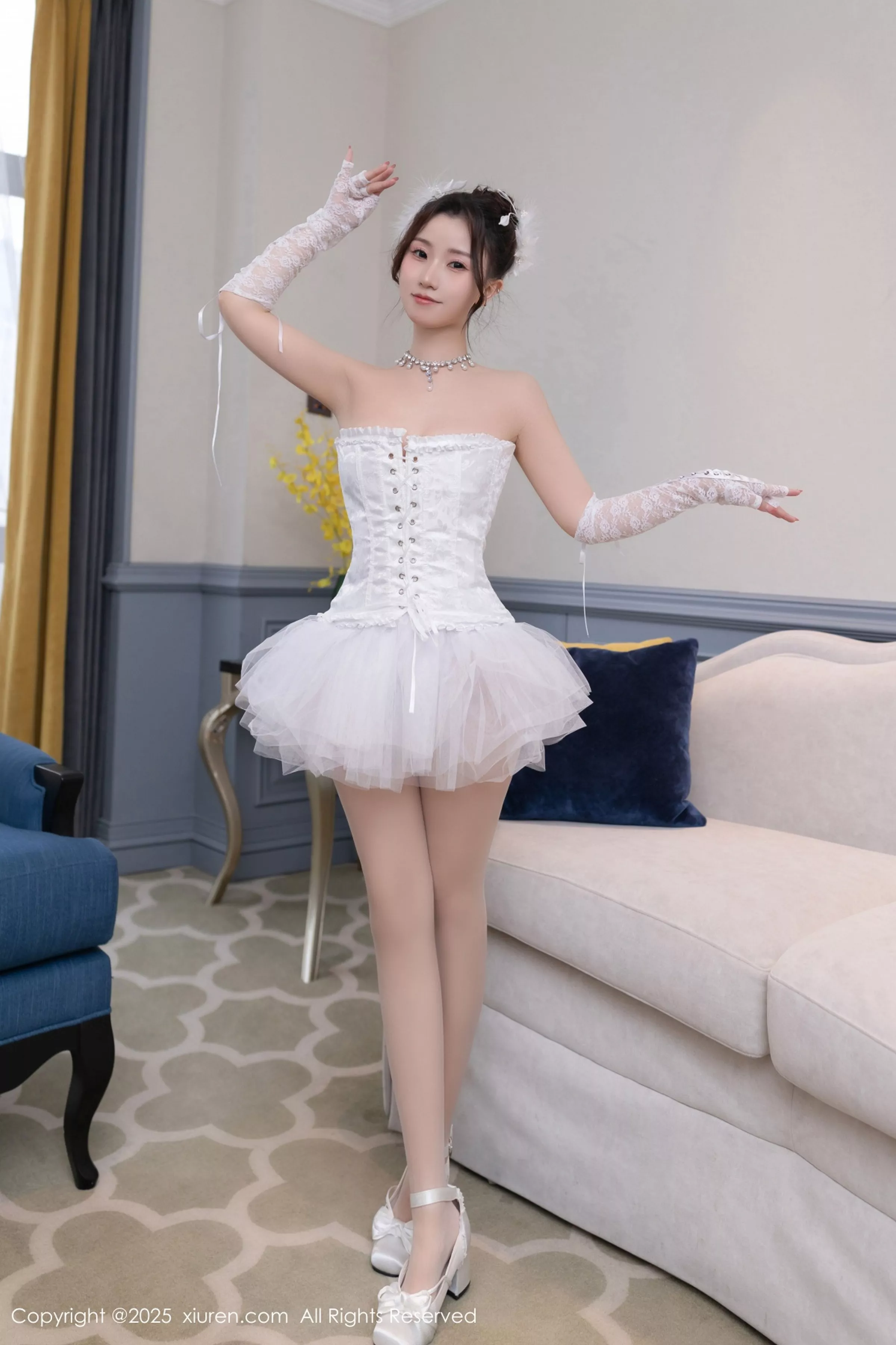 [XiuRen]高清写真图 2025.04.16 No.10161 杏子Yada 白色连衣短