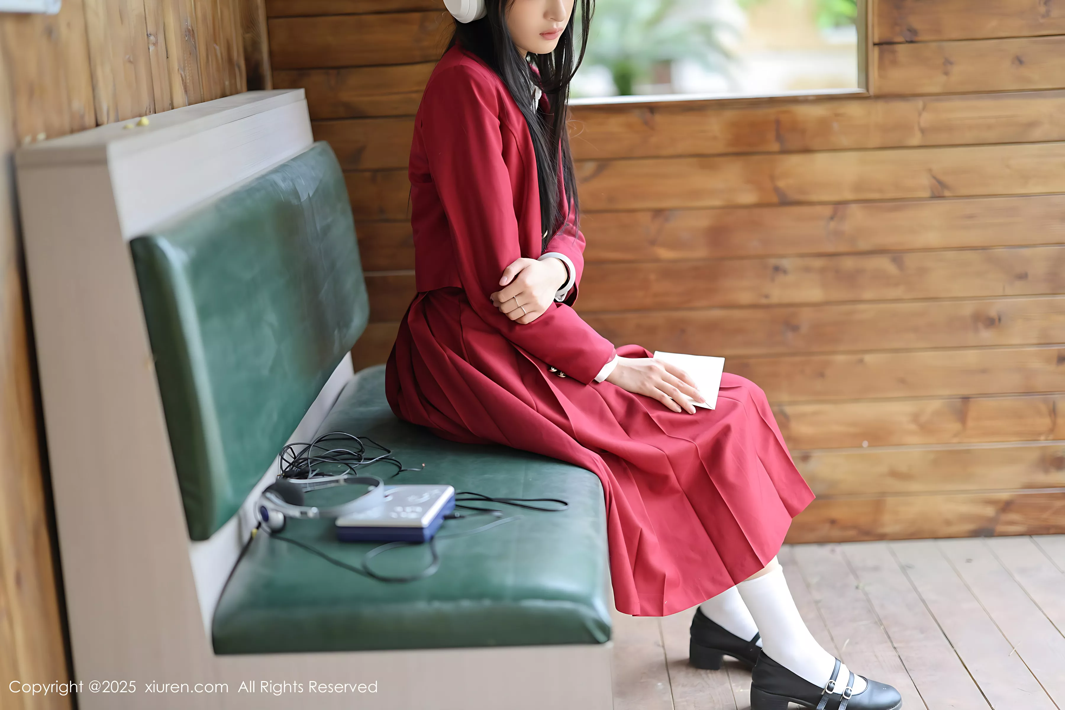 [XiuRen]高清写真图 2025.04.29 No.10215 茂木希子 性感红裙
