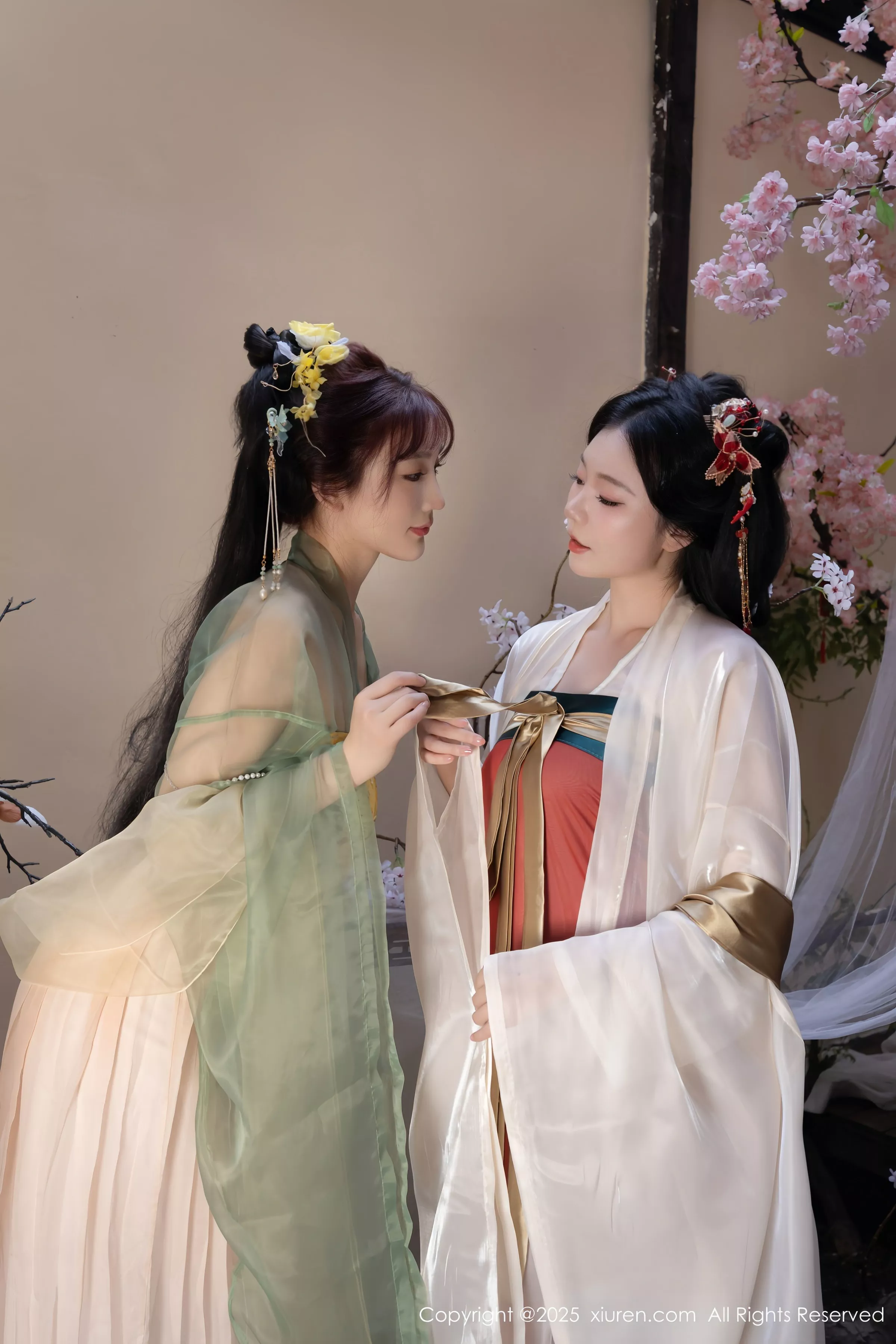 [XiuRen]高清写真图 2025.04.29 No.10223 陆萱萱 性感古装