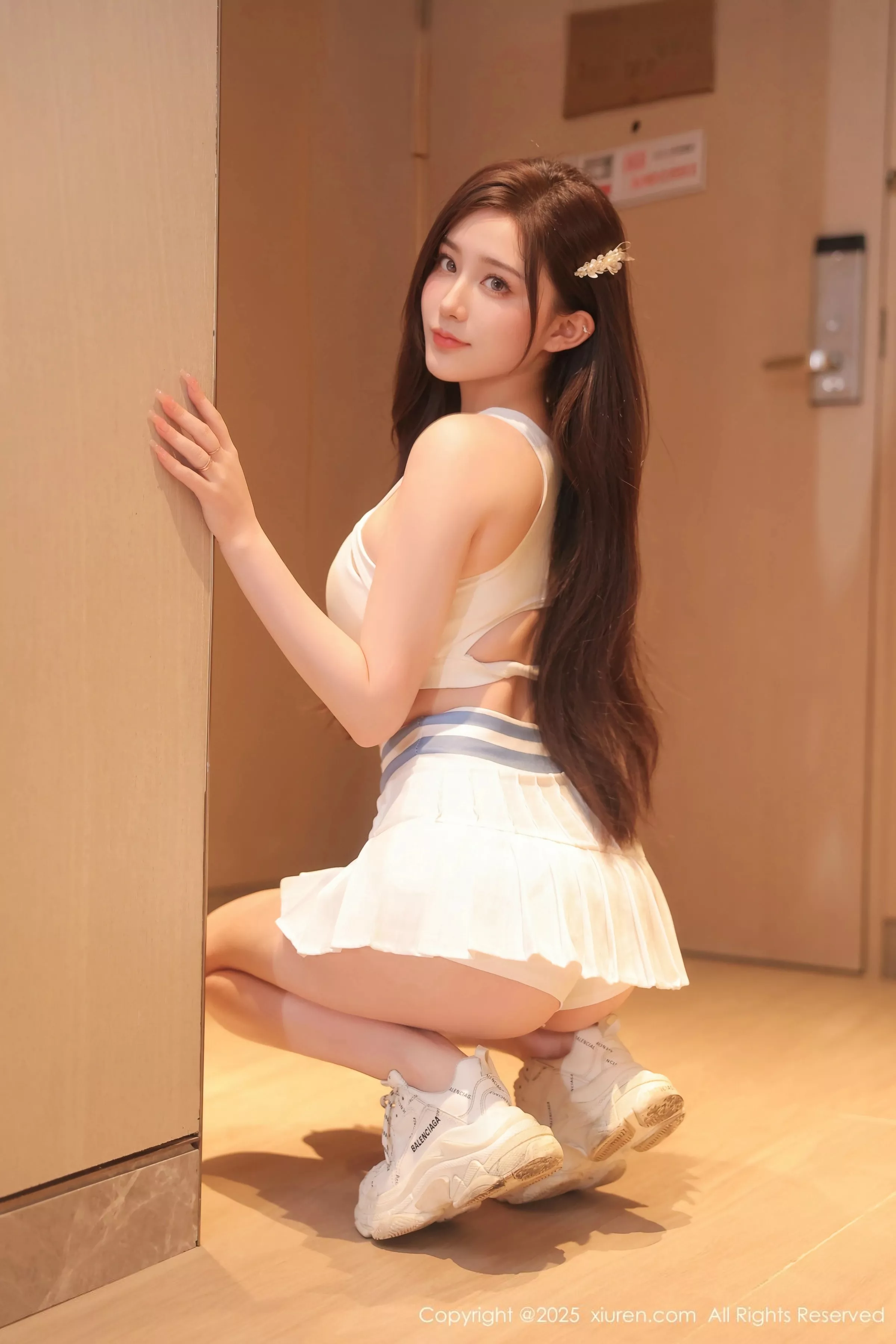 [XiuRen]高清写真图 2025.05.09 No.10254 奶油猫呀 白色短裙