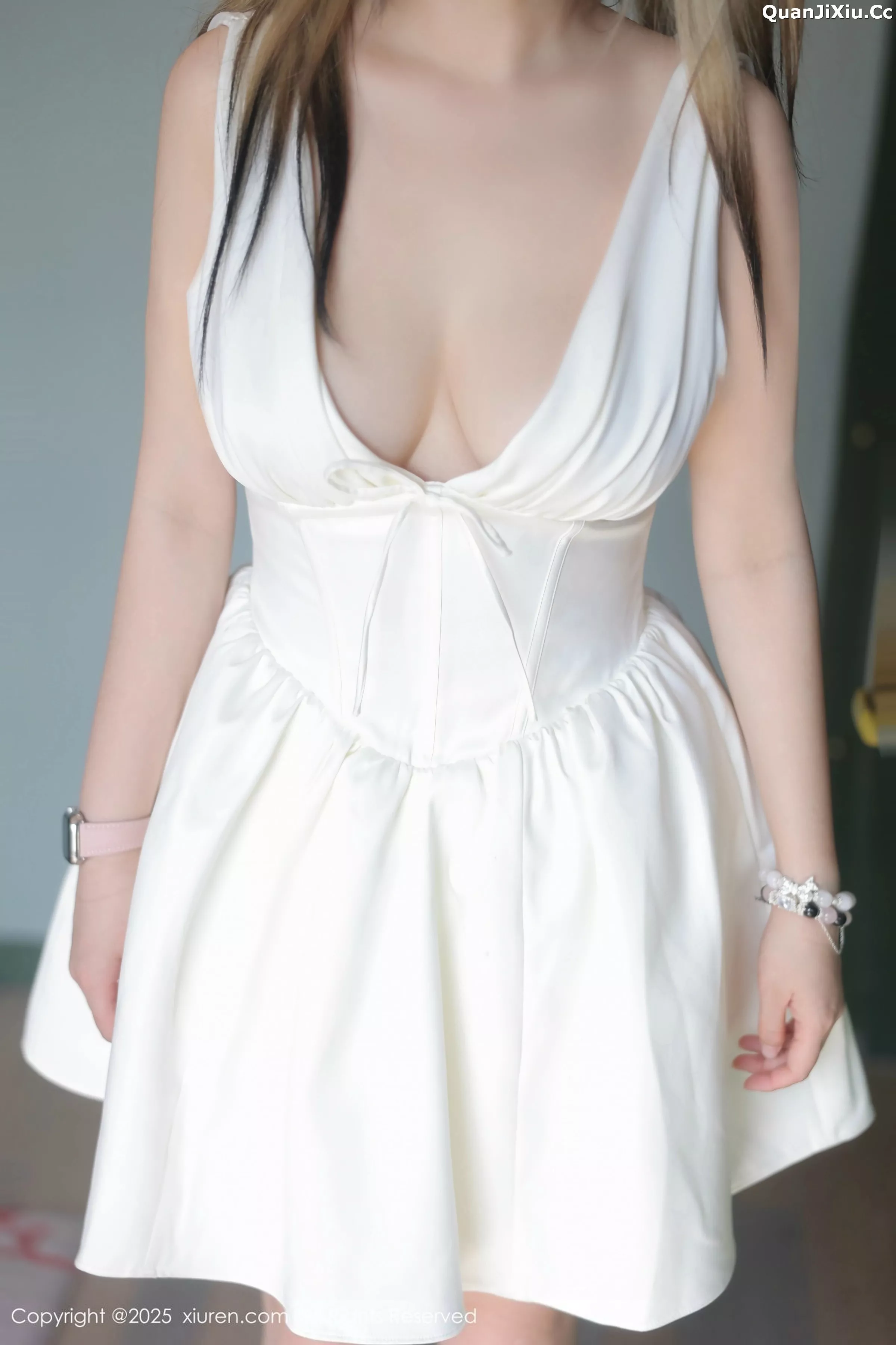 [XiuRen]高清写真图 2025.05.12 No.10262 诺诺Hsu 粉色情趣