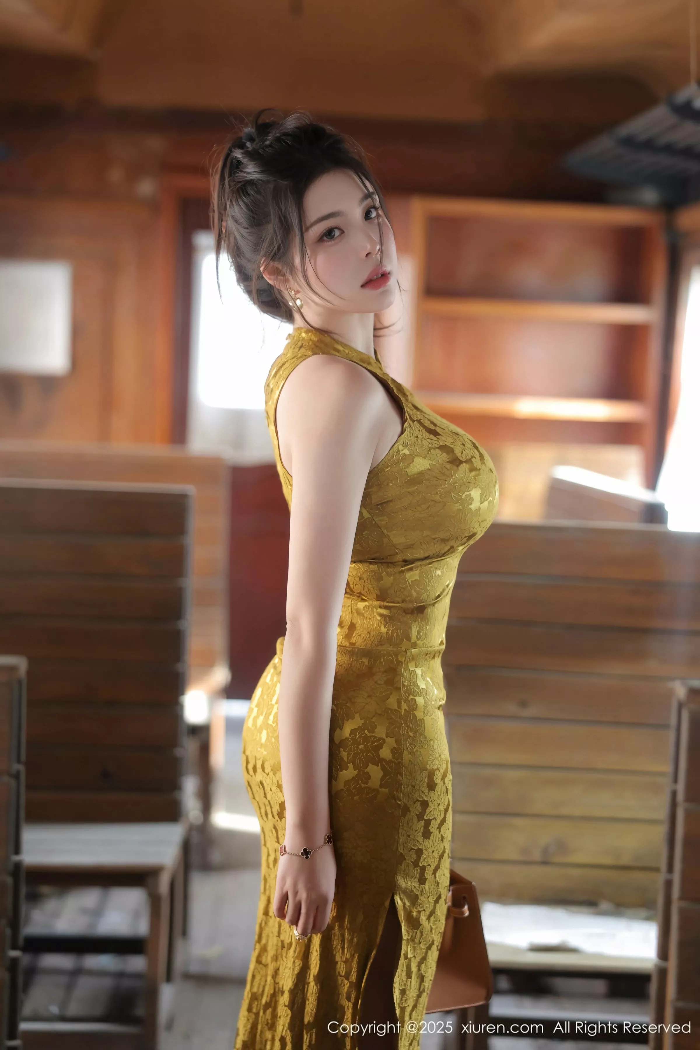 [XiuRen]高清写真图 2025.05.13 No.10269 林若凡F 黄色旗袍