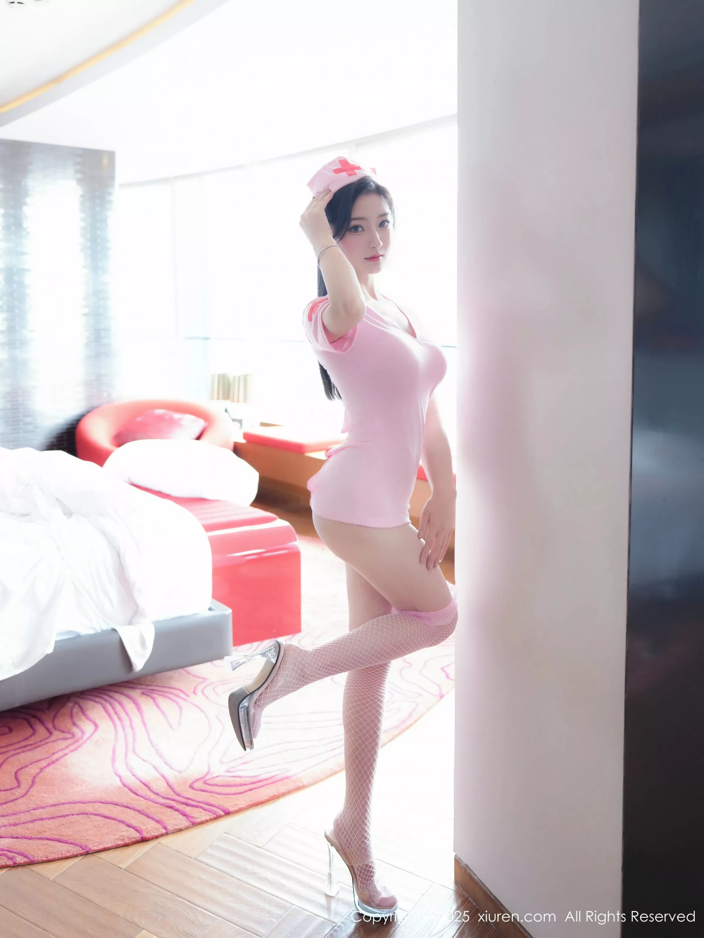 [XiuRen]高清写真图 2025.05.14 No.10275 Annie_baby 粉色丝袜