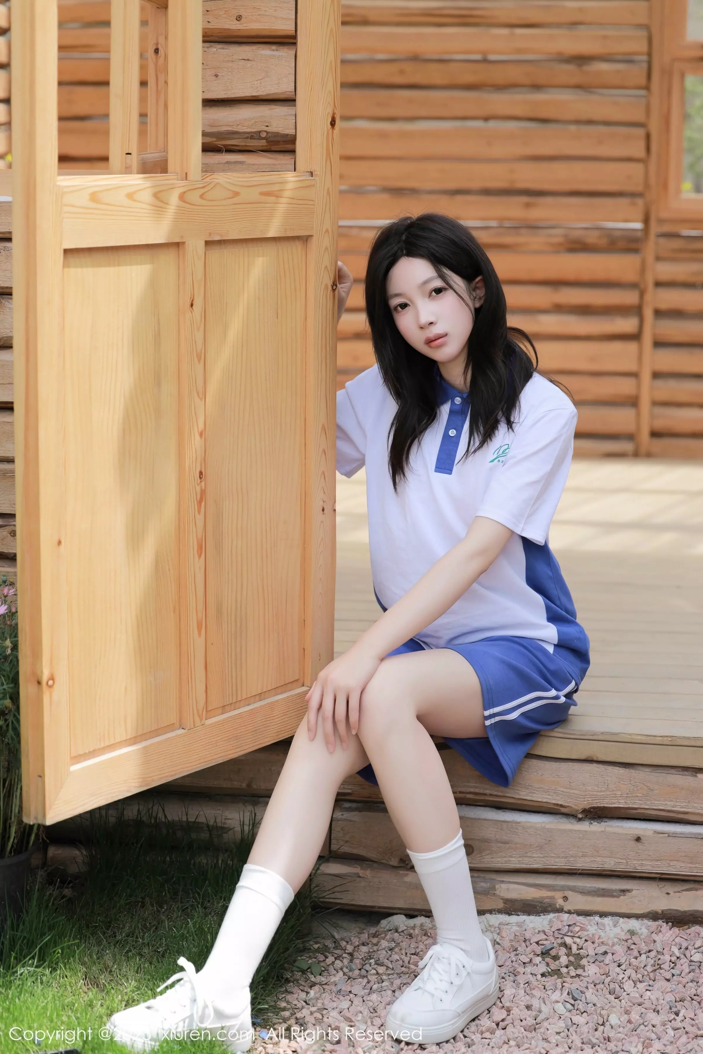 [XiuRen]高清写真图 2025.05.23 No.10318 橙子酱Lillian 学妹制服