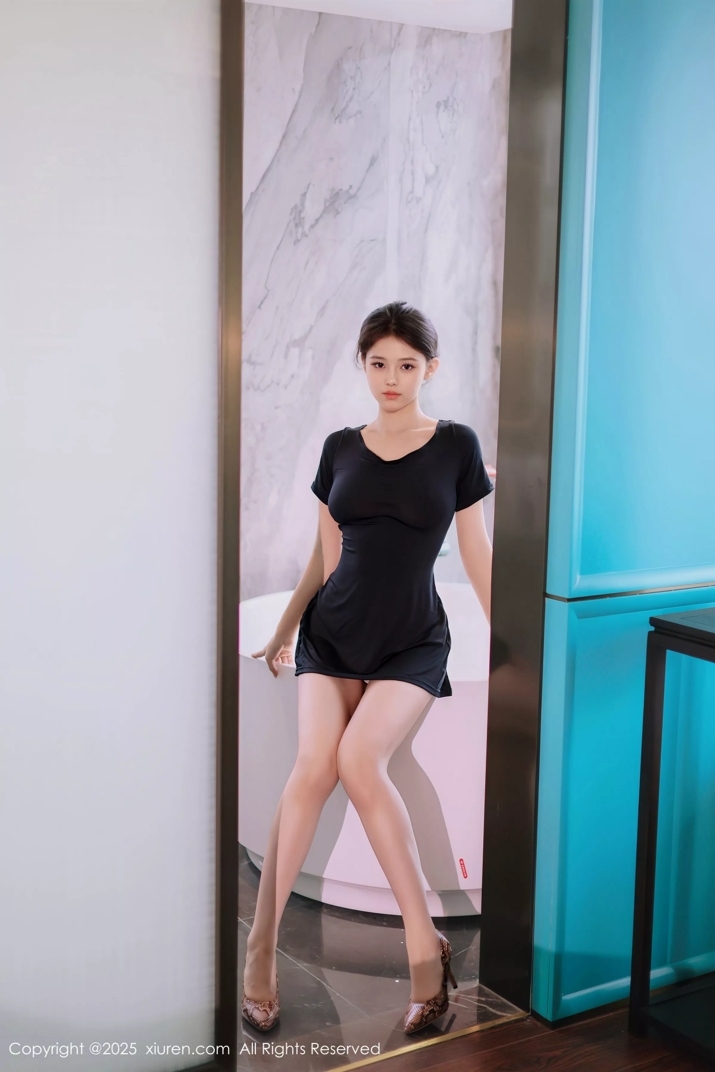 [XiuRen]高清写真图 2025.06.18 No.10426 小橘子orange 曼妙身姿