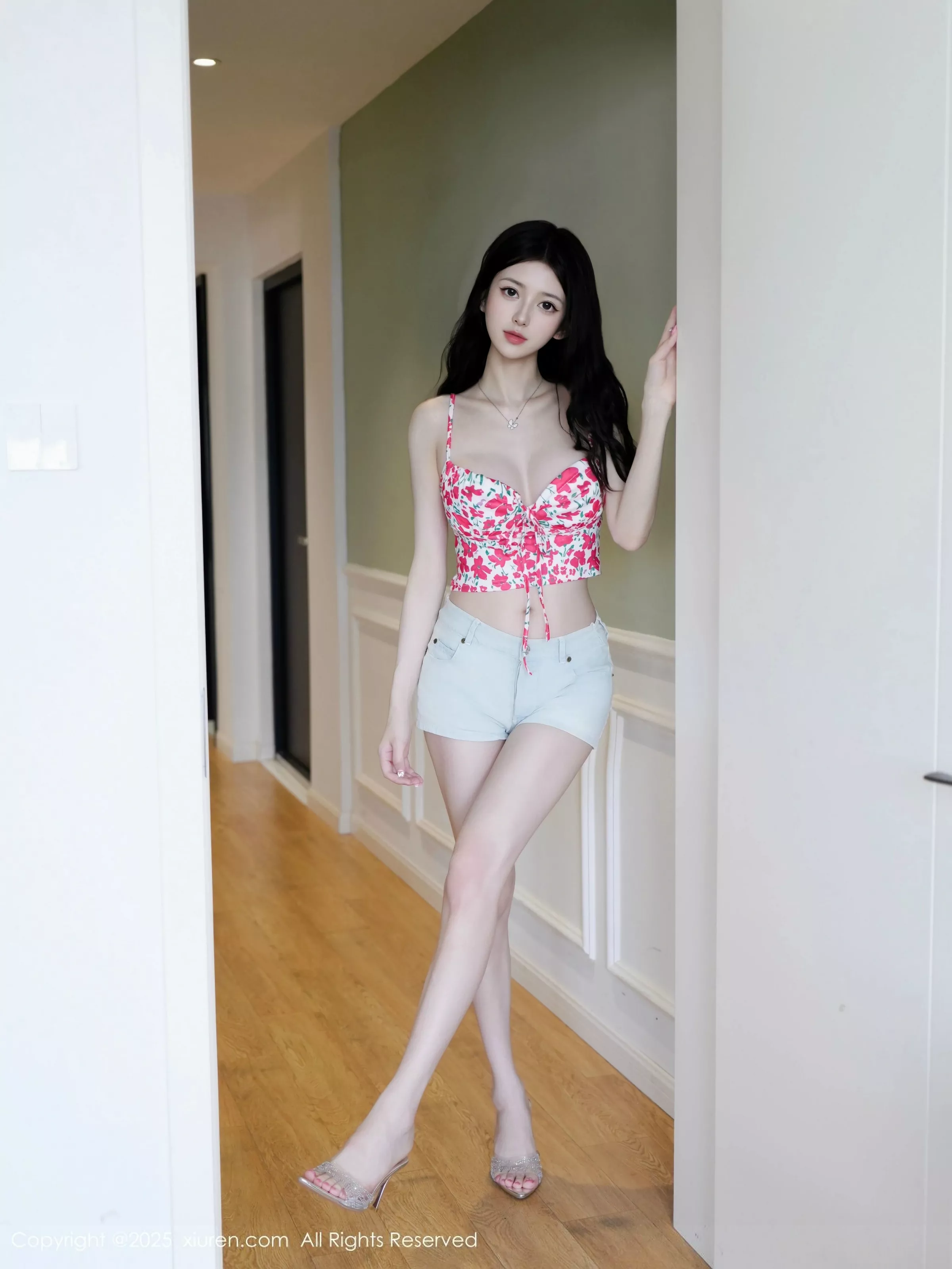 [XiuRen]高清写真图 2025.06.20 No.10442 白小蝶 超短牛仔裤