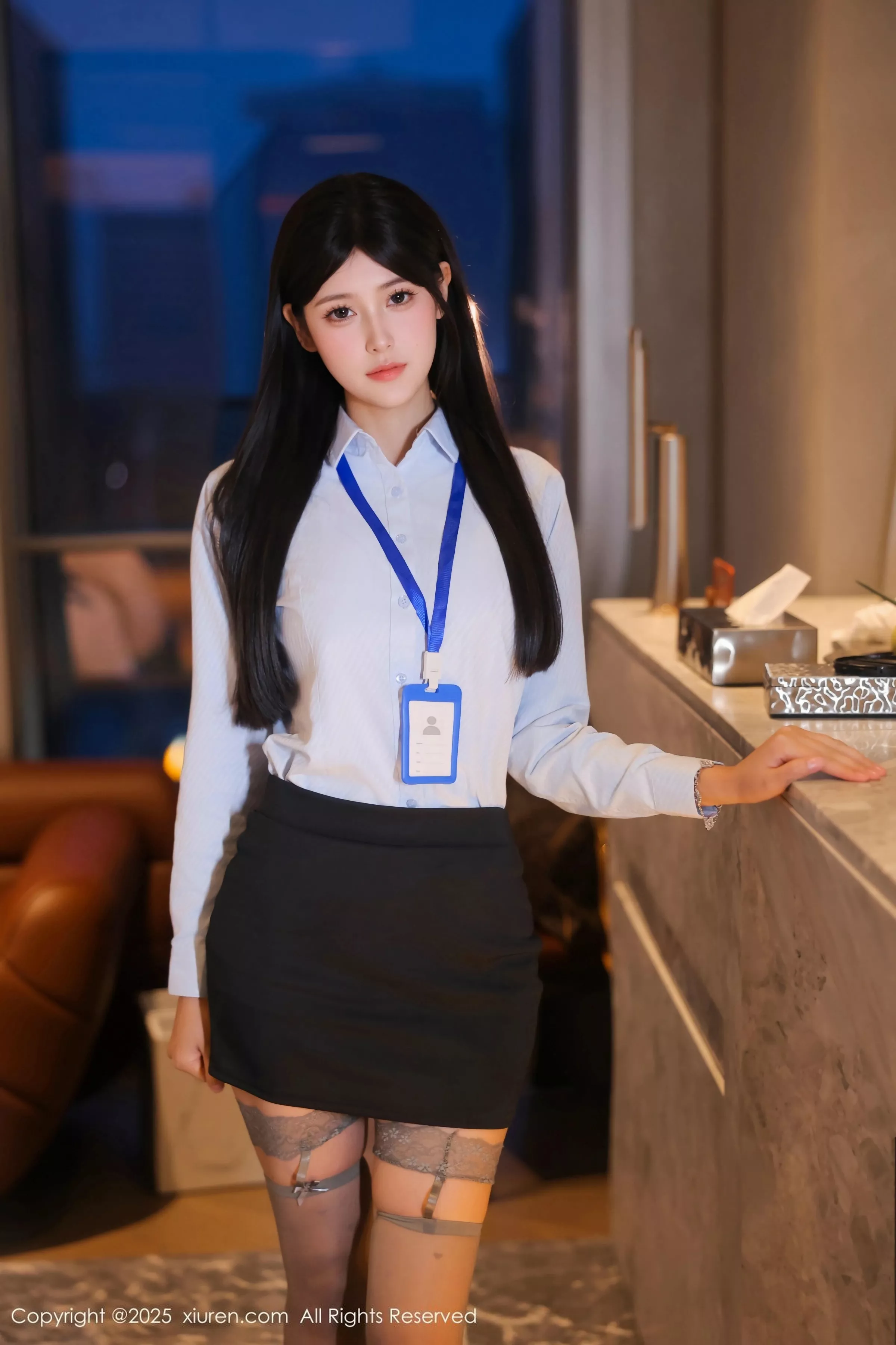 [XiuRen]高清写真图 2025.06.20 No.10440 余安安 OL服饰