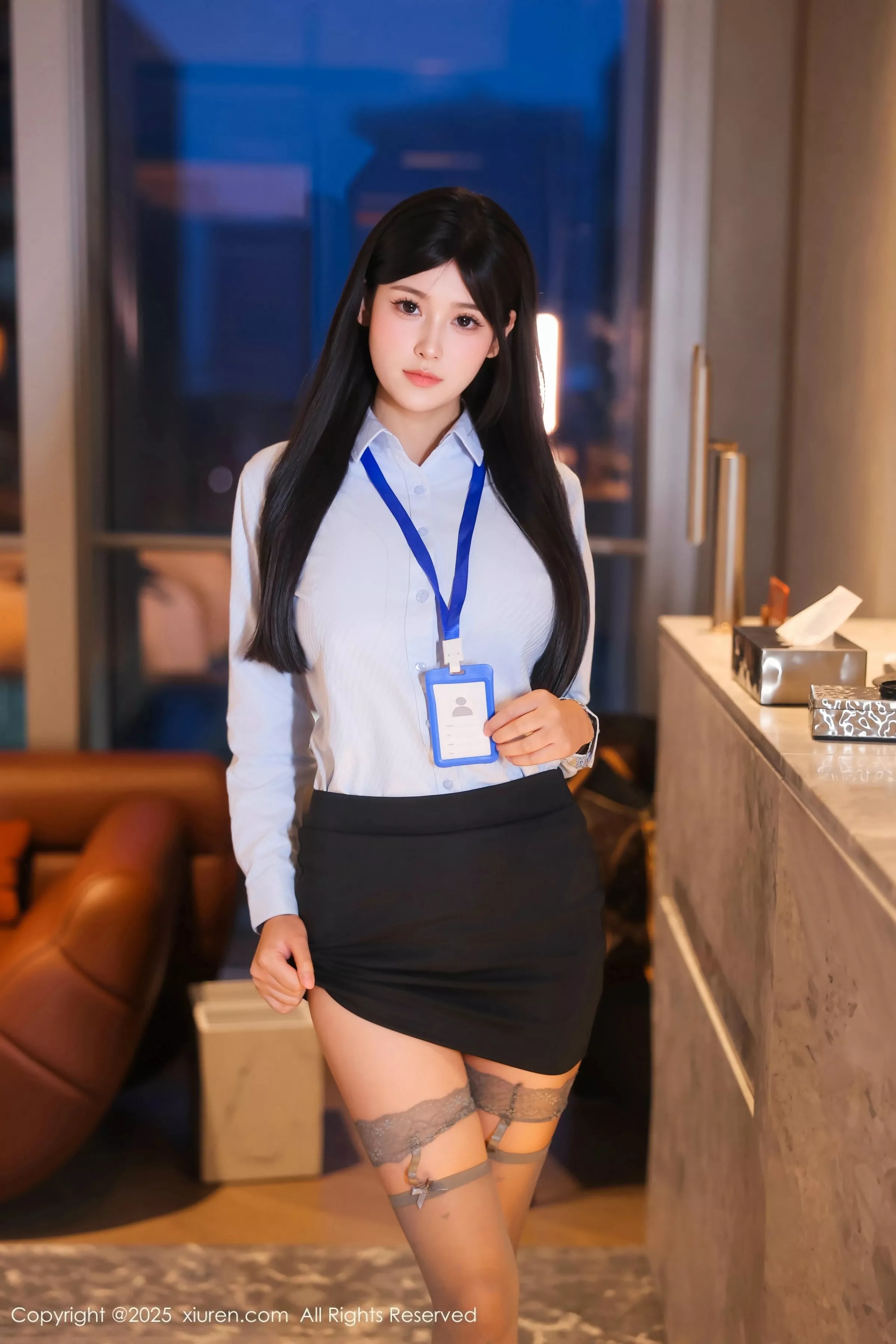 [XiuRen]高清写真图 2025.06.20 No.10440 余安安 OL服饰