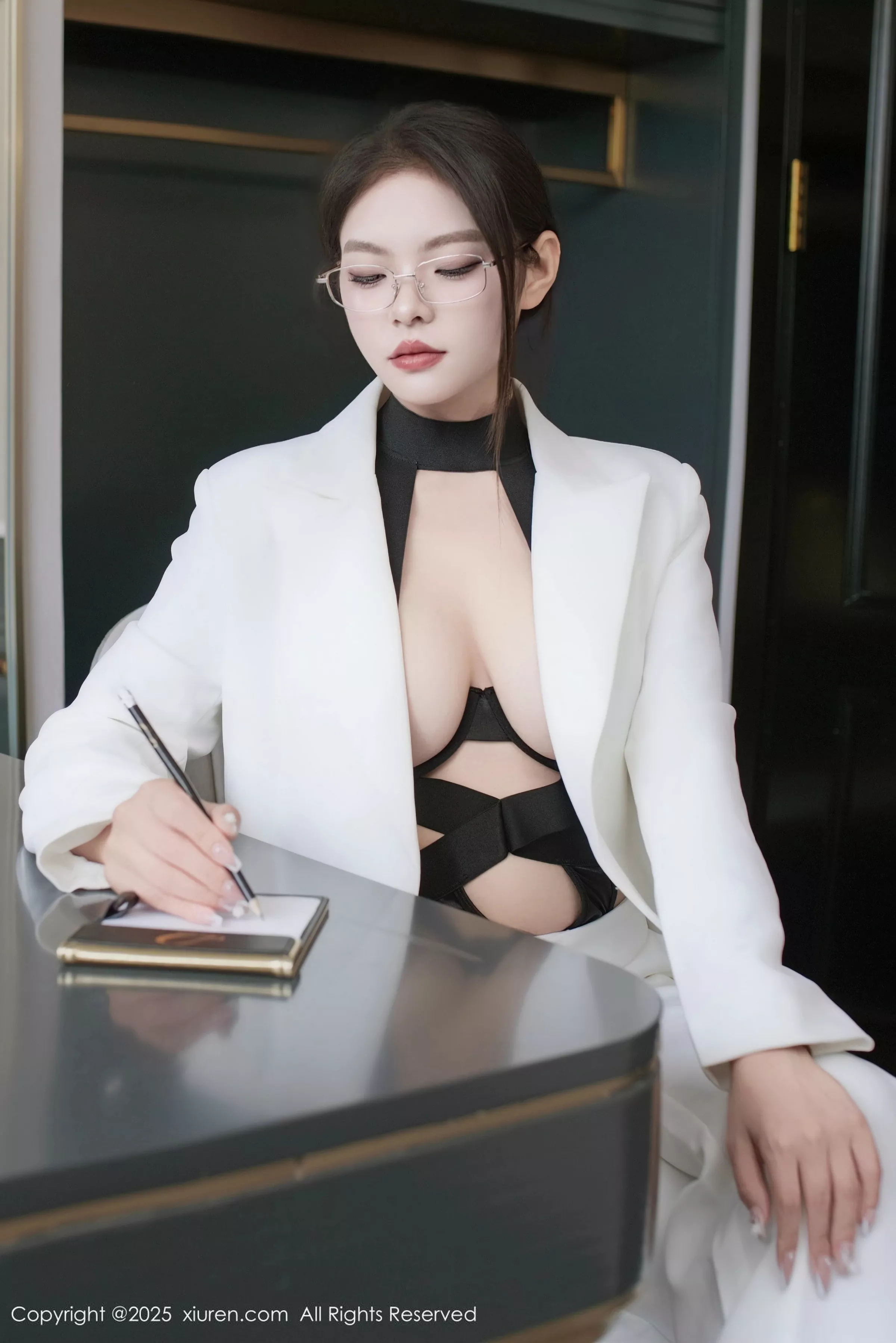 [XiuRen]高清写真图 2025.06.26 No.10464 冬安 白色西服