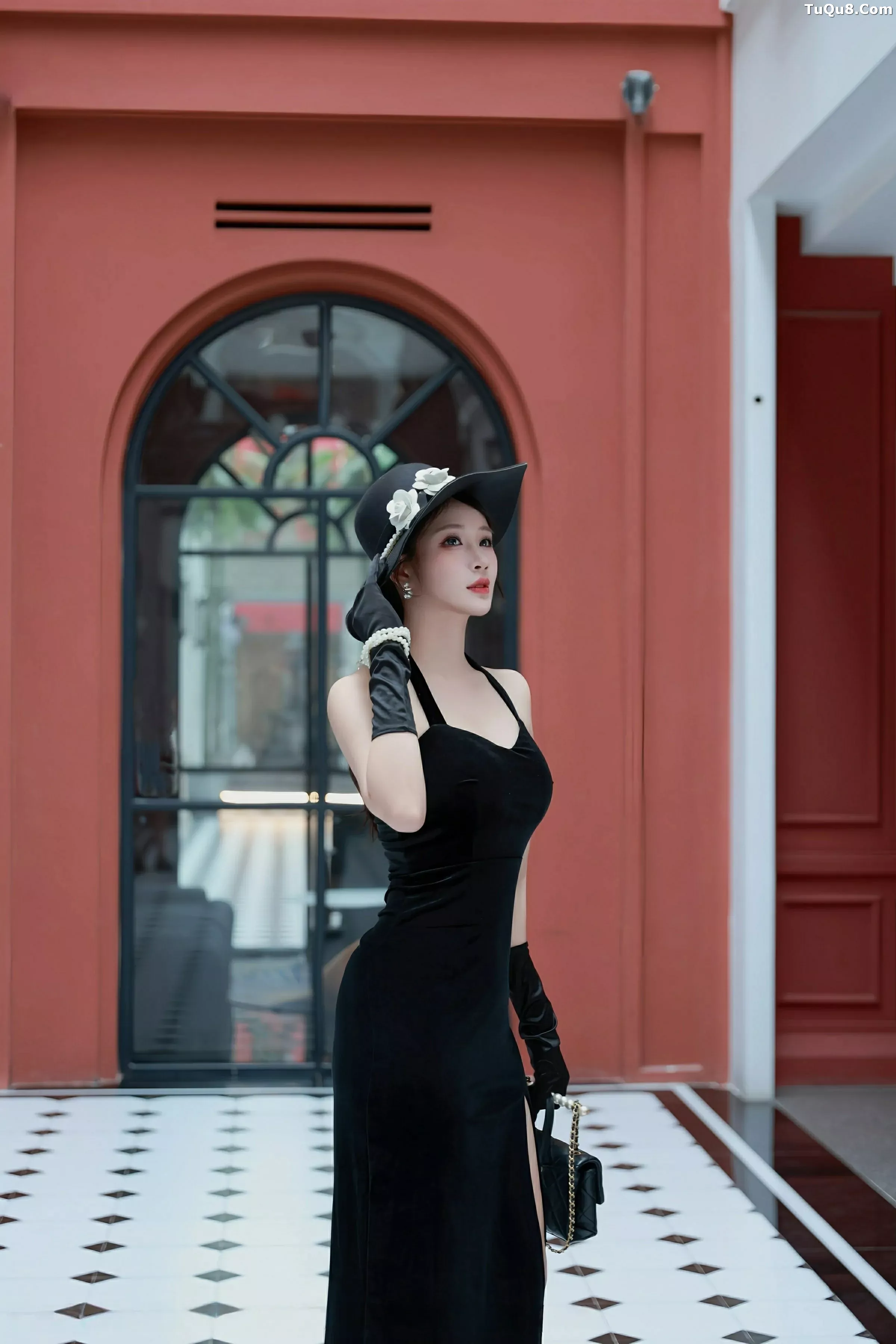 [XiuRen]高清写真图 2025.07.04 No.10509 南乔 黑色连衣裙