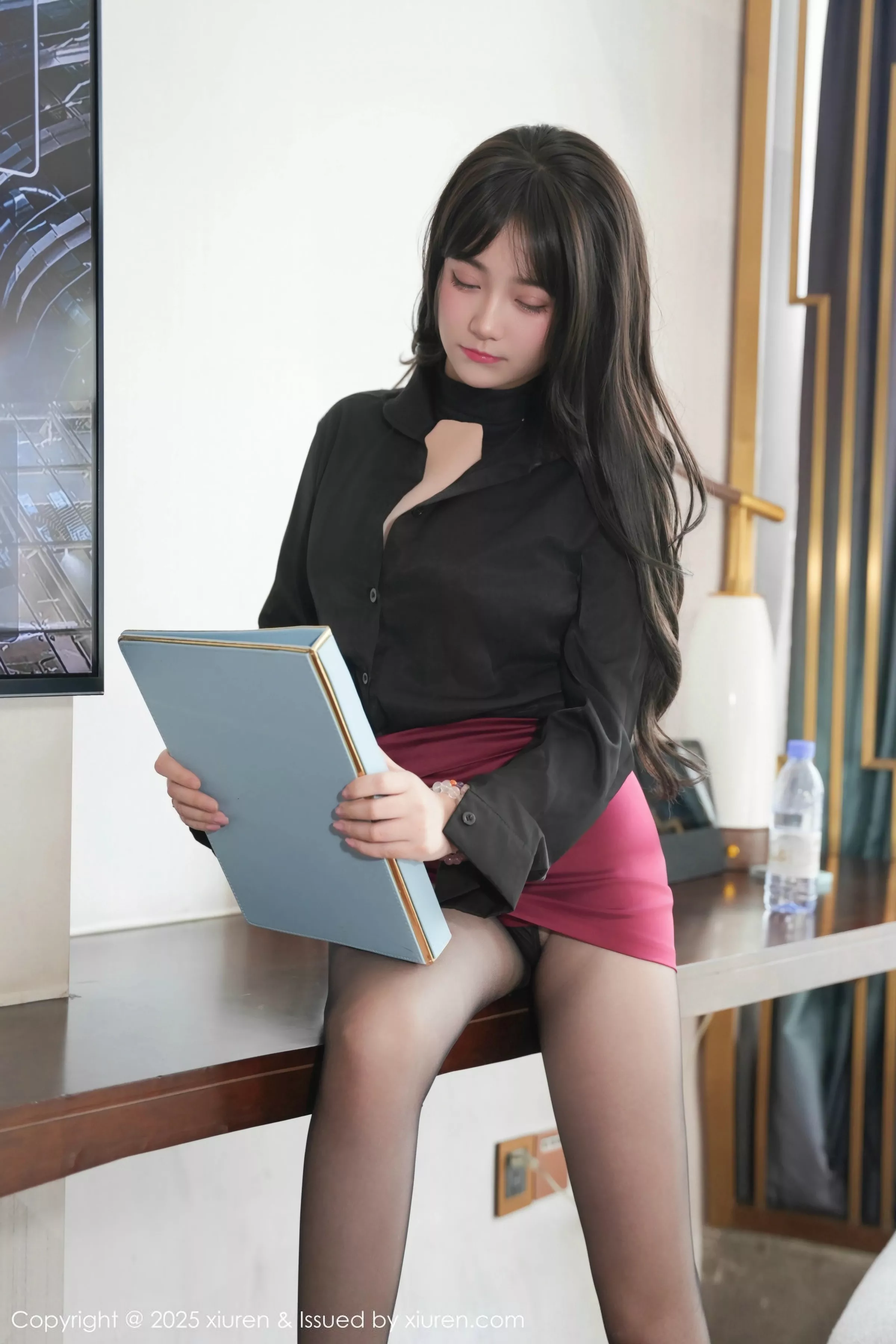 [XiuRen]高清写真图 2025.07.09 No.10527 软情 黑丝制服