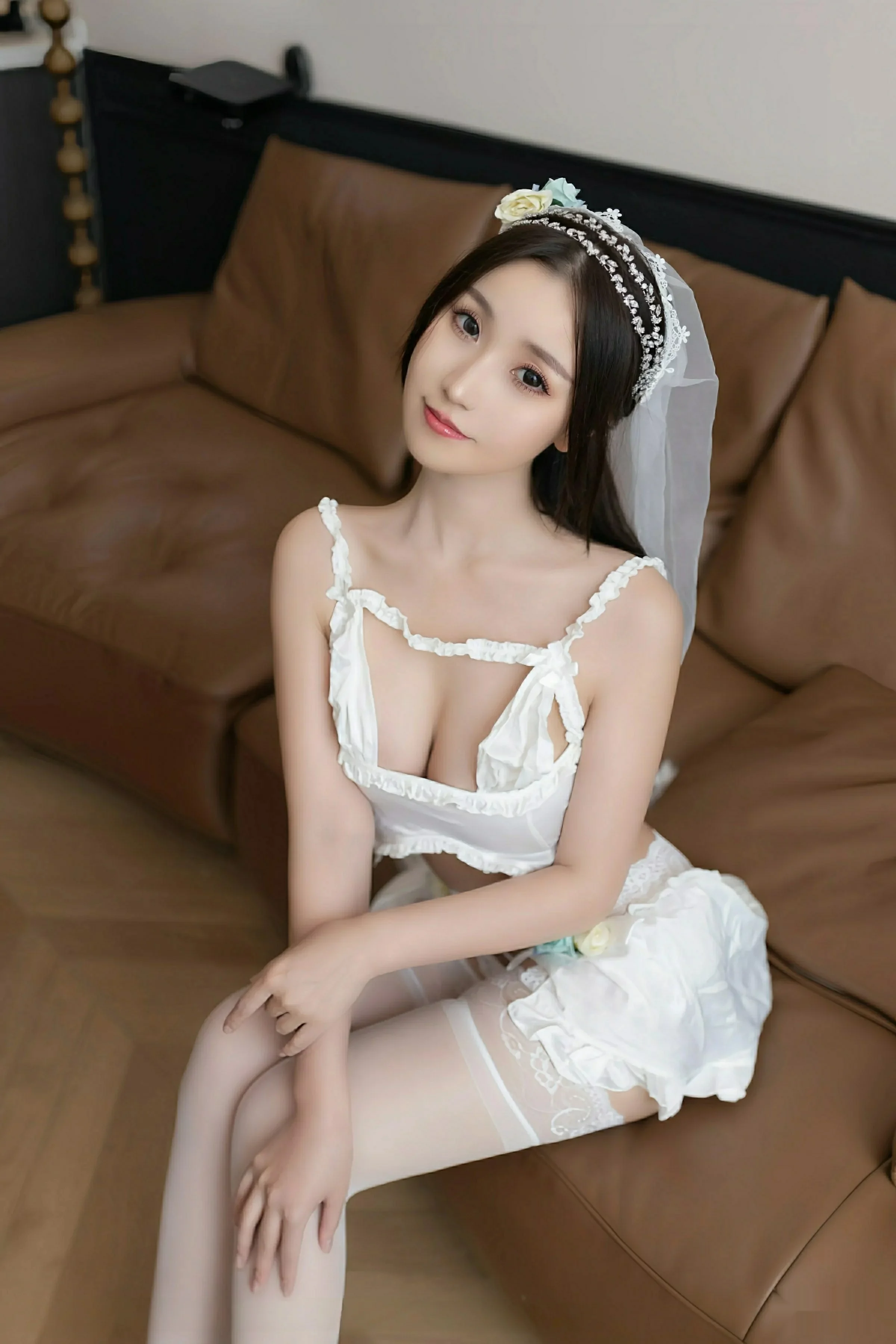 [XiuRen]高清写真图 2025.08.13 No.10644 杏子Yada 白色丝袜
