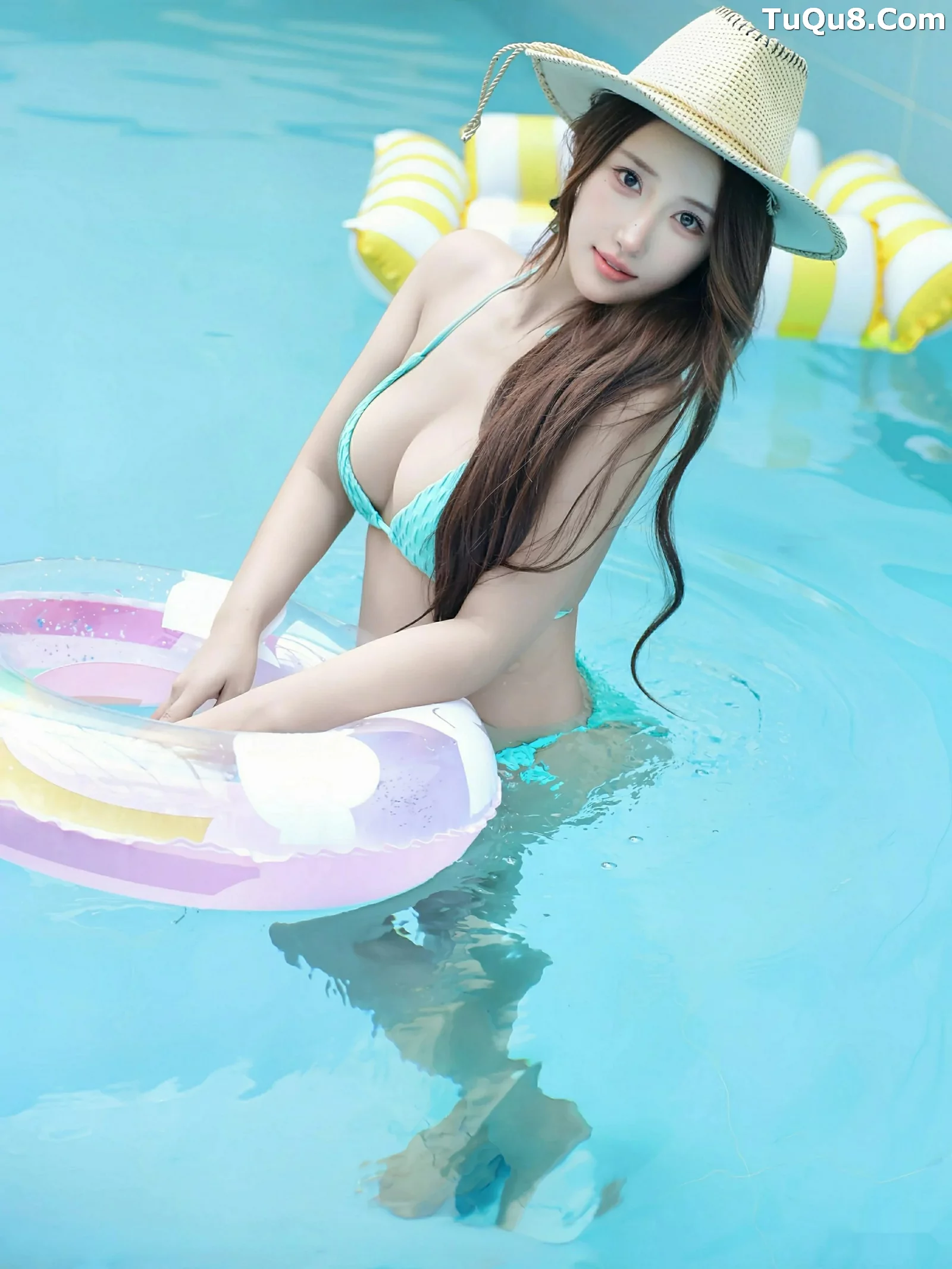 [XiuRen]高清写真图 2025.08.19 No.10666 白薇薇vcvc 激情互动