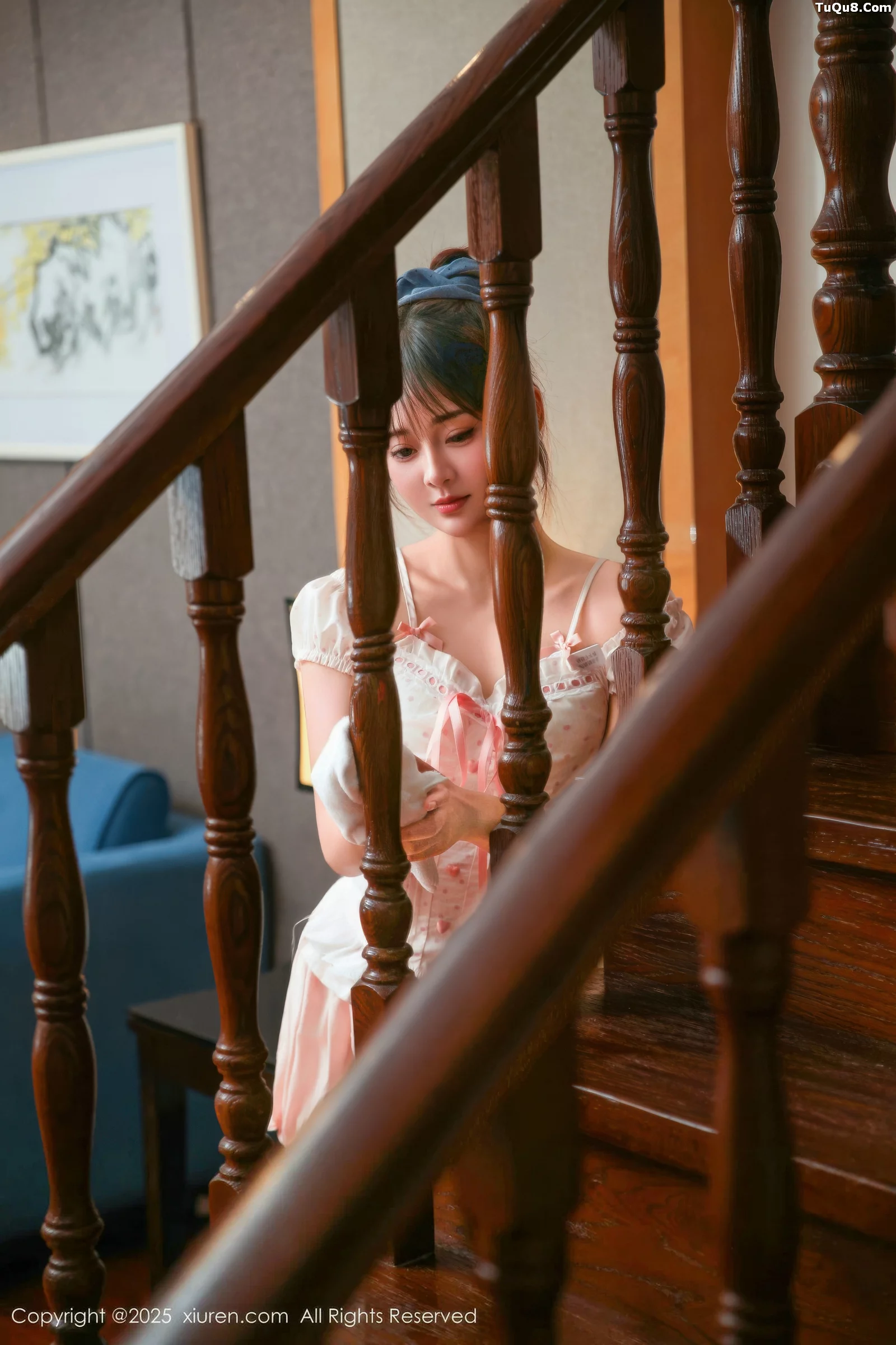 [XiuRen]高清写真图 2025.09.05 No.10730 炎恬kitty 粉色连衣短裙