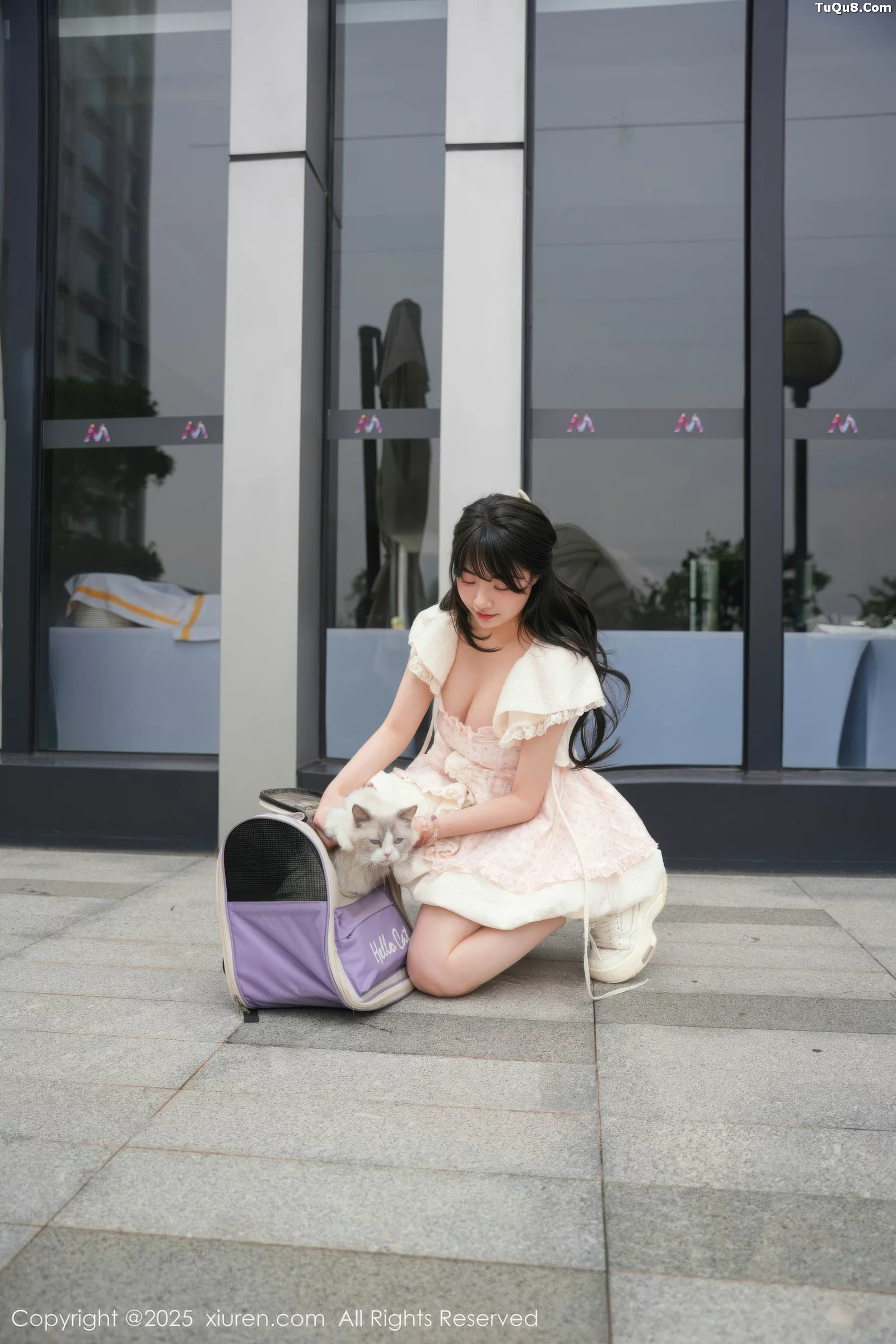 [XiuRen]高清写真图 2025.09.05 No.10734 软情 浅色连衣短裙