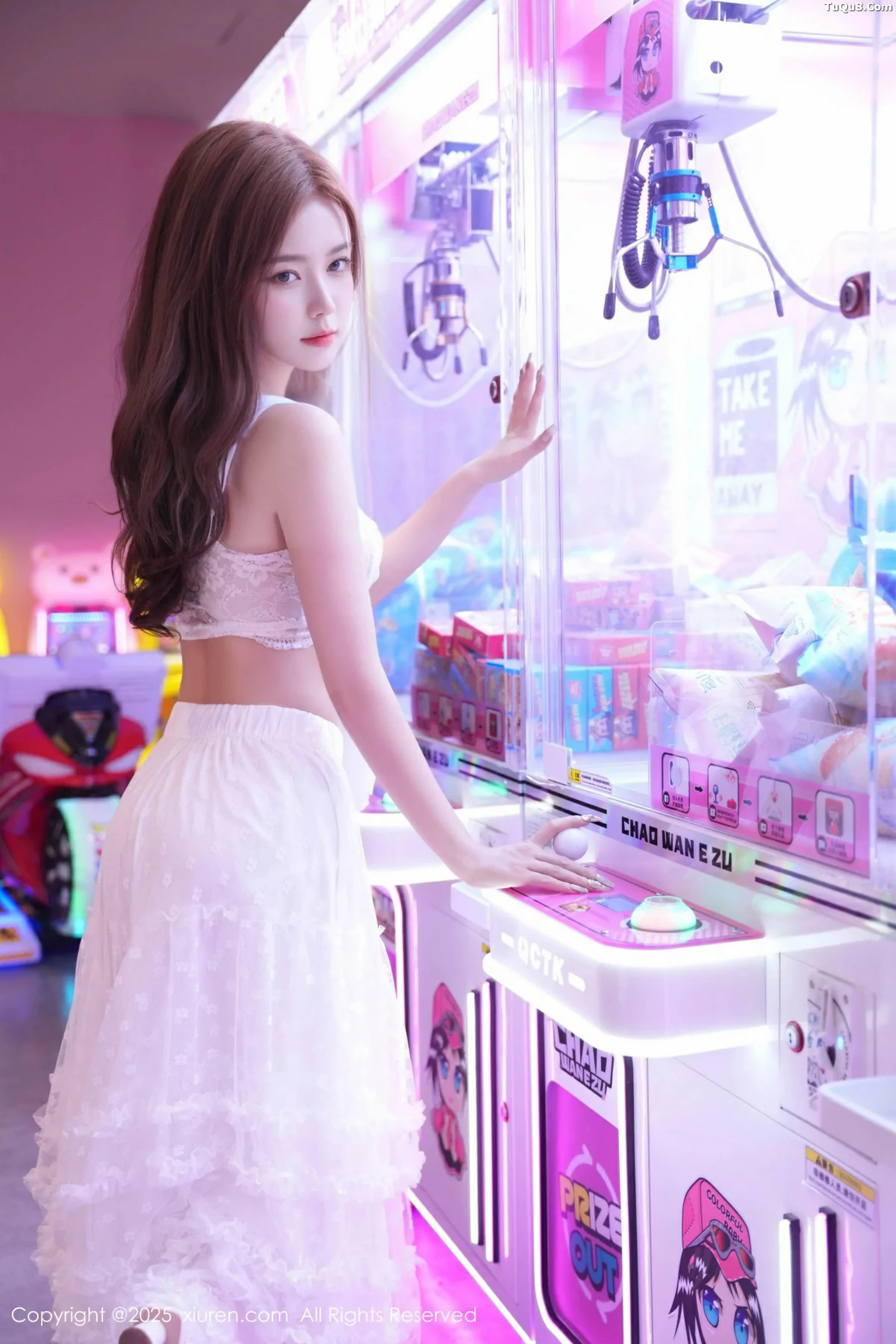 [XiuRen]高清写真图 2025.09.22 No.10791 拍黄瓜girl 白色连衣裙