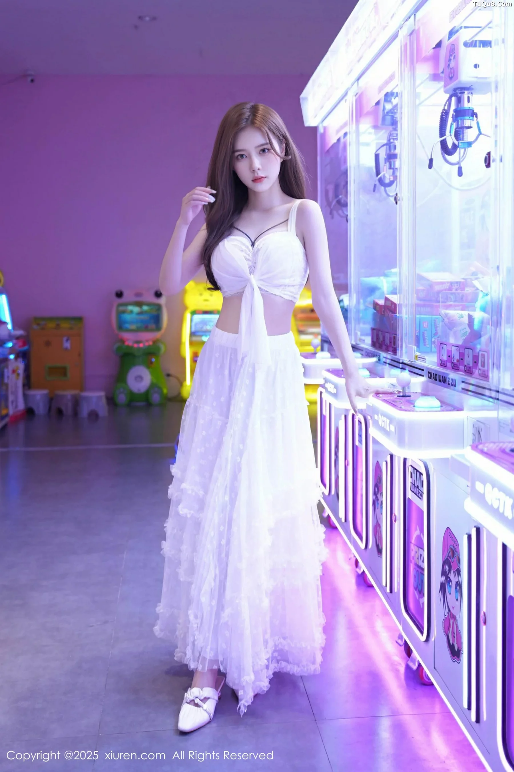 [XiuRen]高清写真图 2025.09.22 No.10791 拍黄瓜girl 白色连衣裙