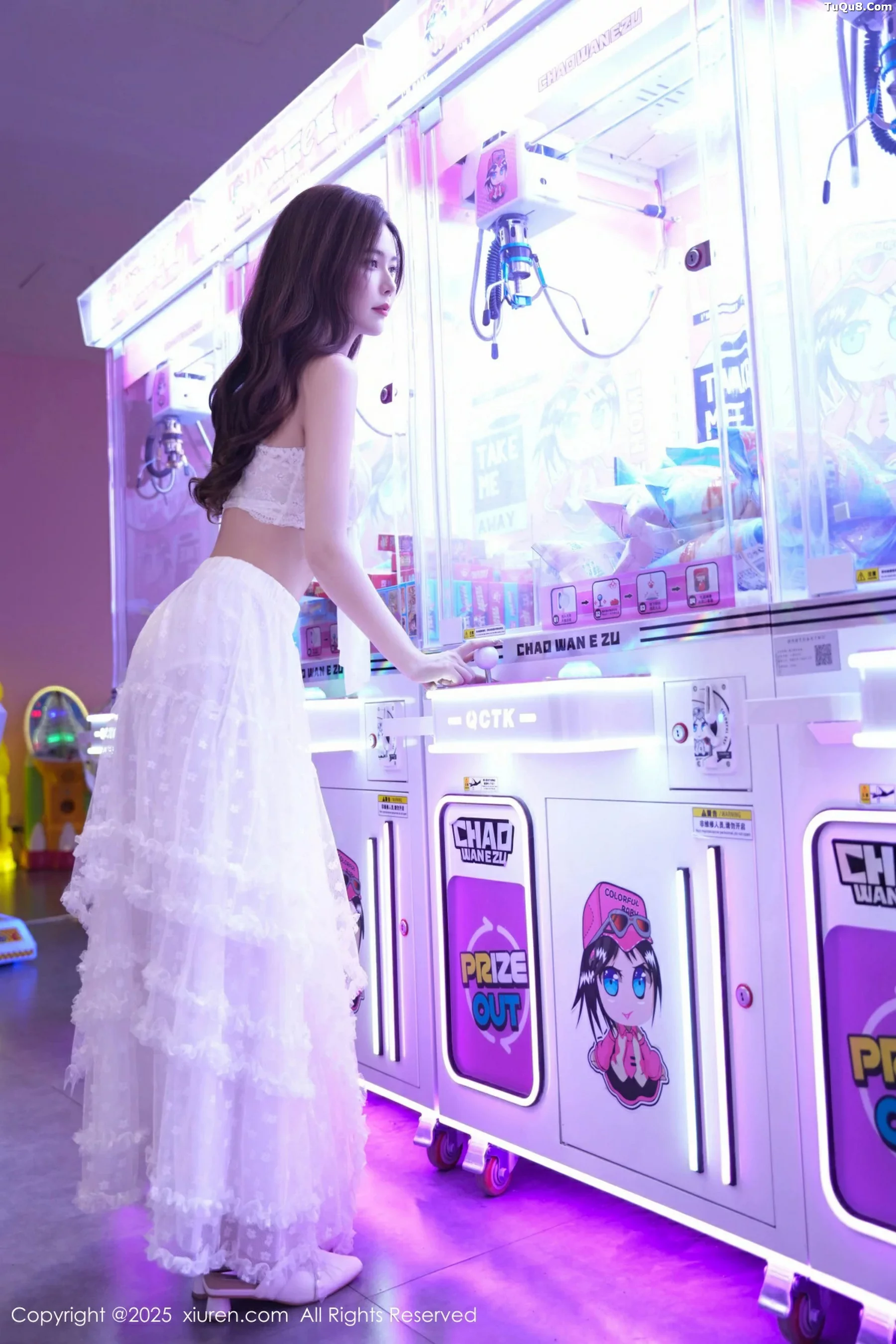 [XiuRen]高清写真图 2025.09.22 No.10791 拍黄瓜girl 白色连衣裙
