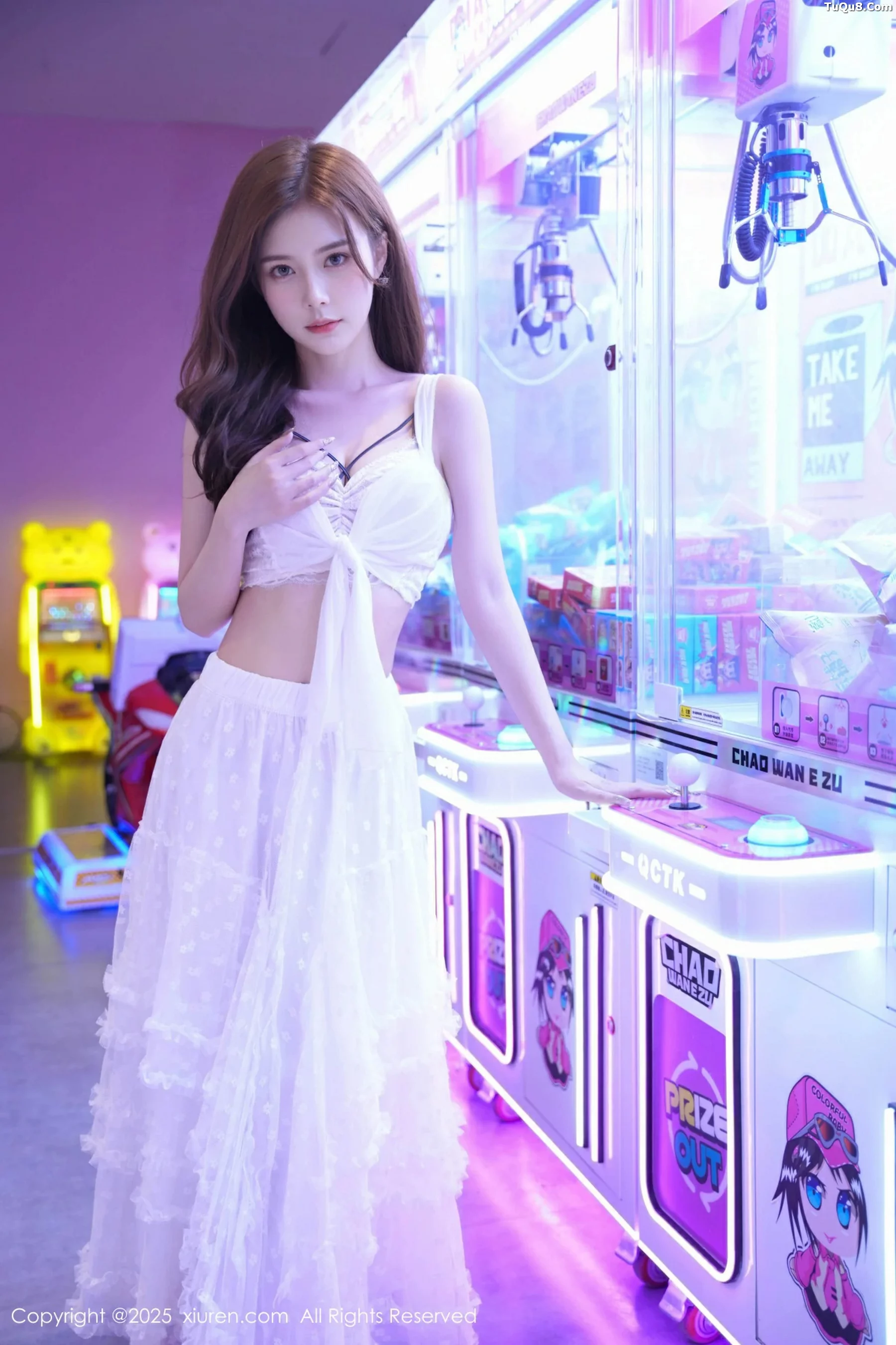 [XiuRen]高清写真图 2025.09.22 No.10791 拍黄瓜girl 白色连衣裙