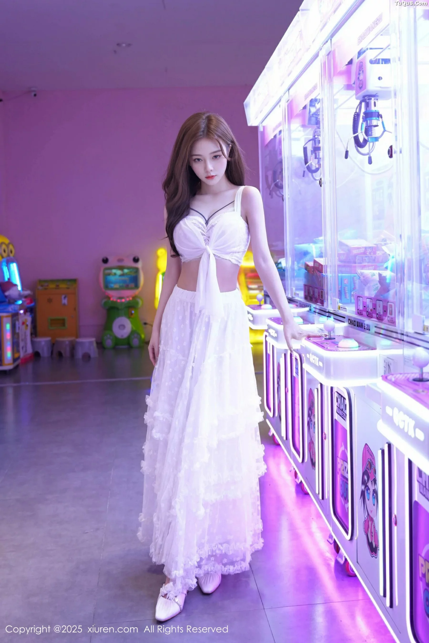 [XiuRen]高清写真图 2025.09.22 No.10791 拍黄瓜girl 白色连衣裙