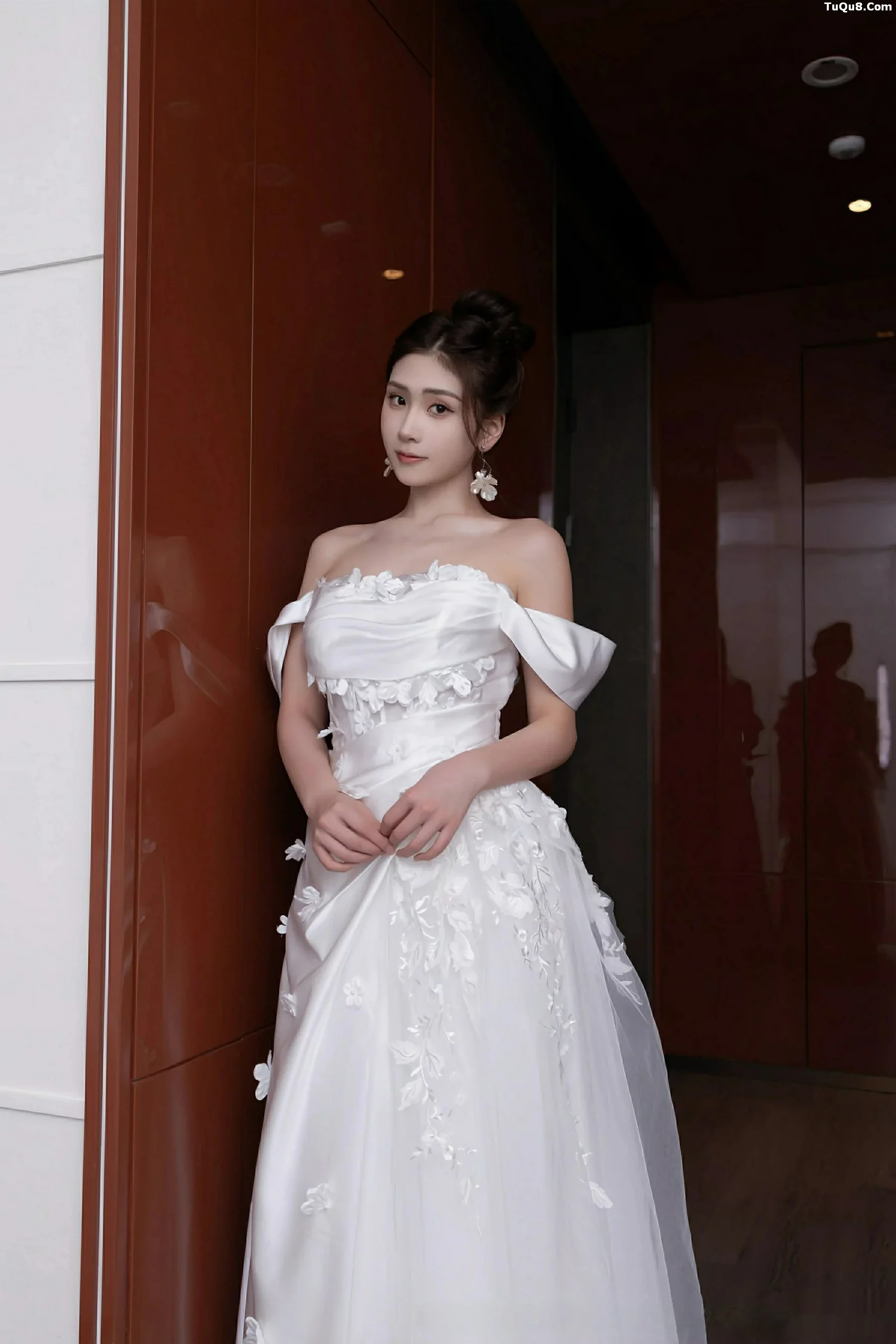 [XiuRen]高清写真图 2025.09.26 No.10814 刘婷婷 白色婚纱