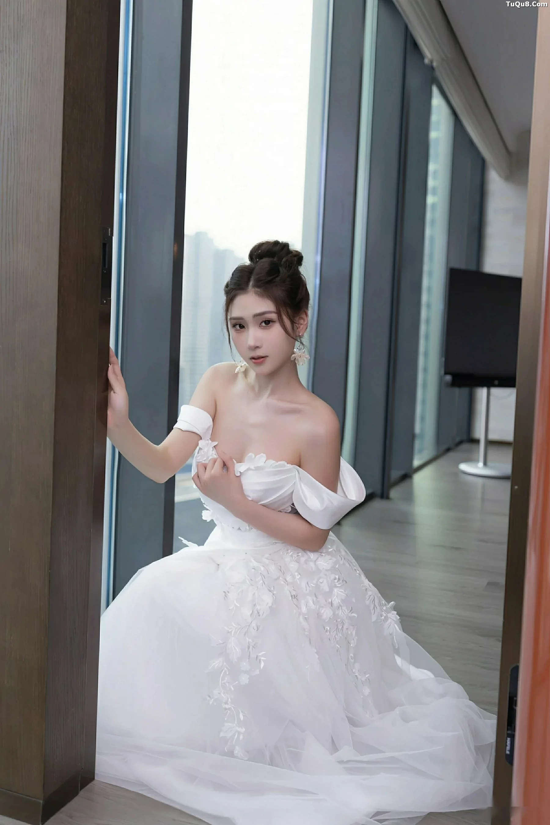 [XiuRen]高清写真图 2025.09.26 No.10814 刘婷婷 白色婚纱