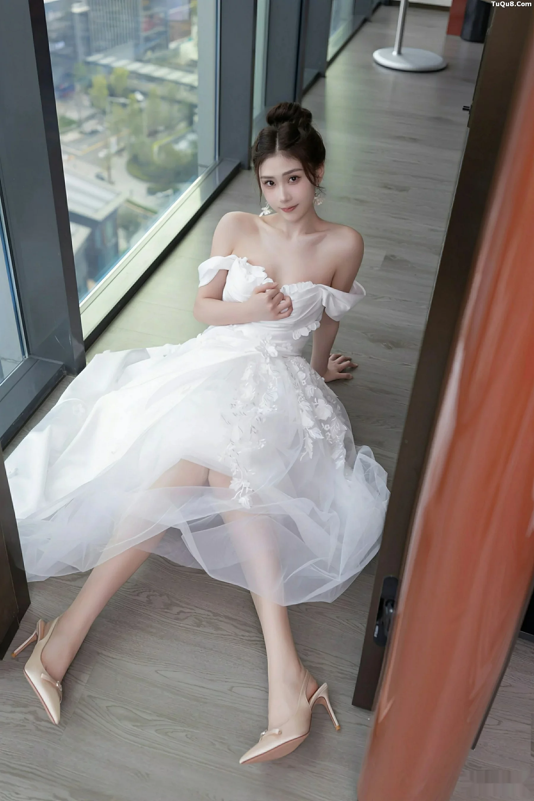 [XiuRen]高清写真图 2025.09.26 No.10814 刘婷婷 白色婚纱