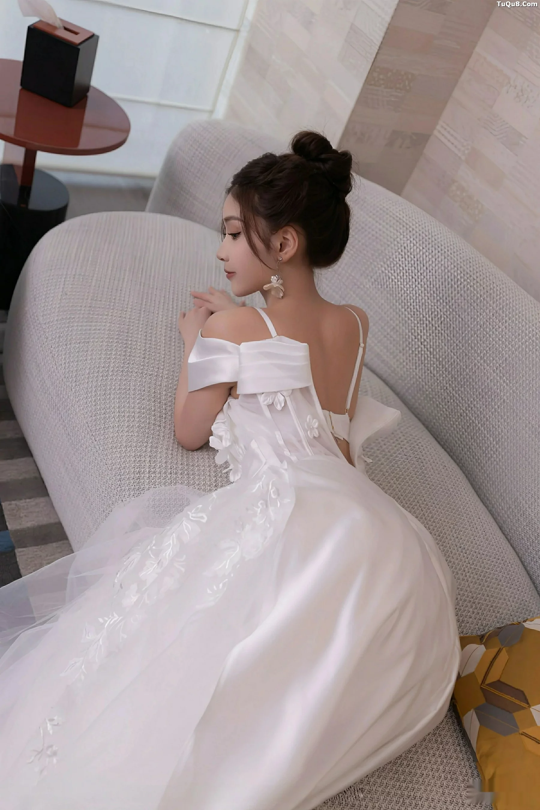 [XiuRen]高清写真图 2025.09.26 No.10814 刘婷婷 白色婚纱