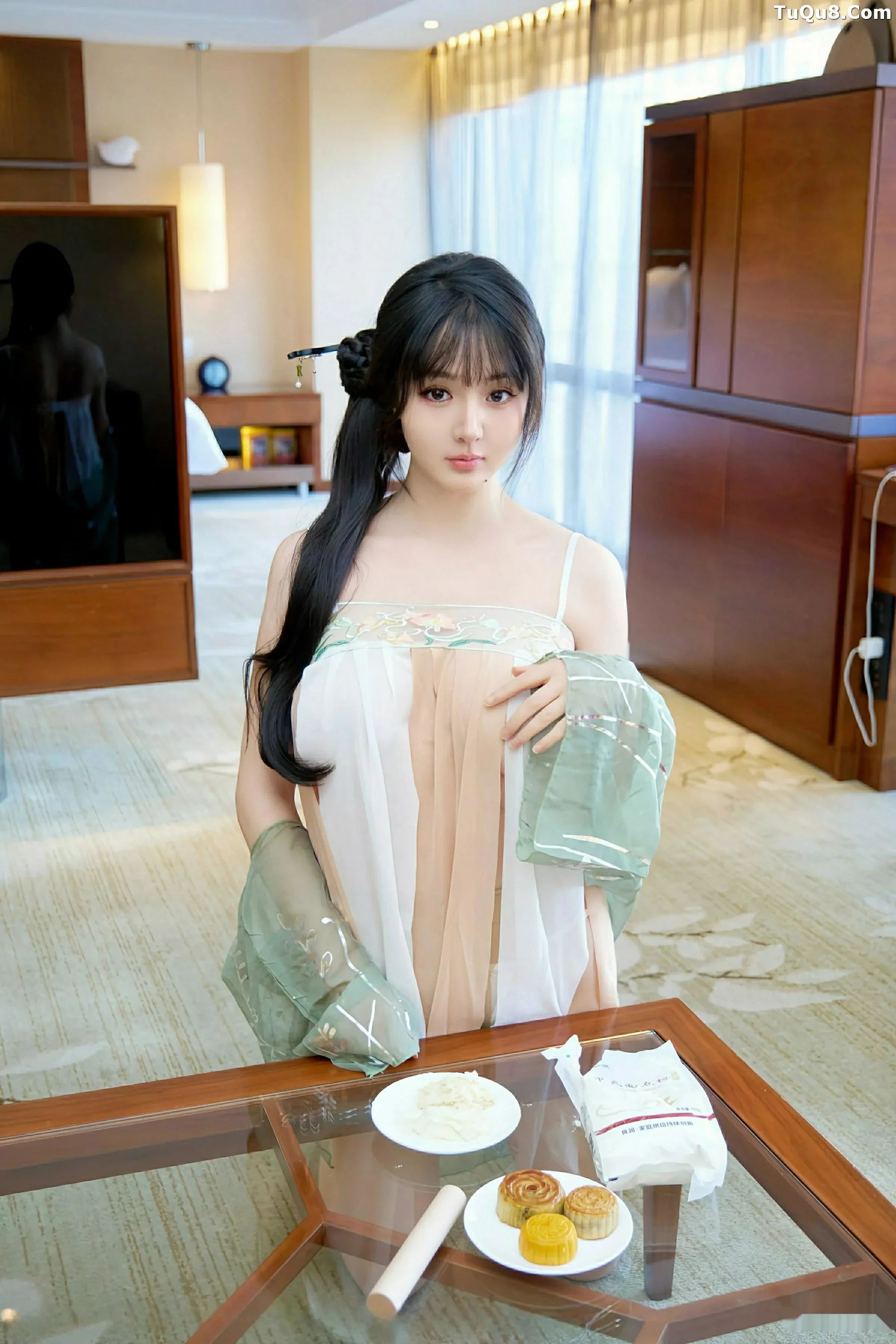 [XiuRen]高清写真图 2025.09.28 No.10818 沈南汐RuRu 古风服饰