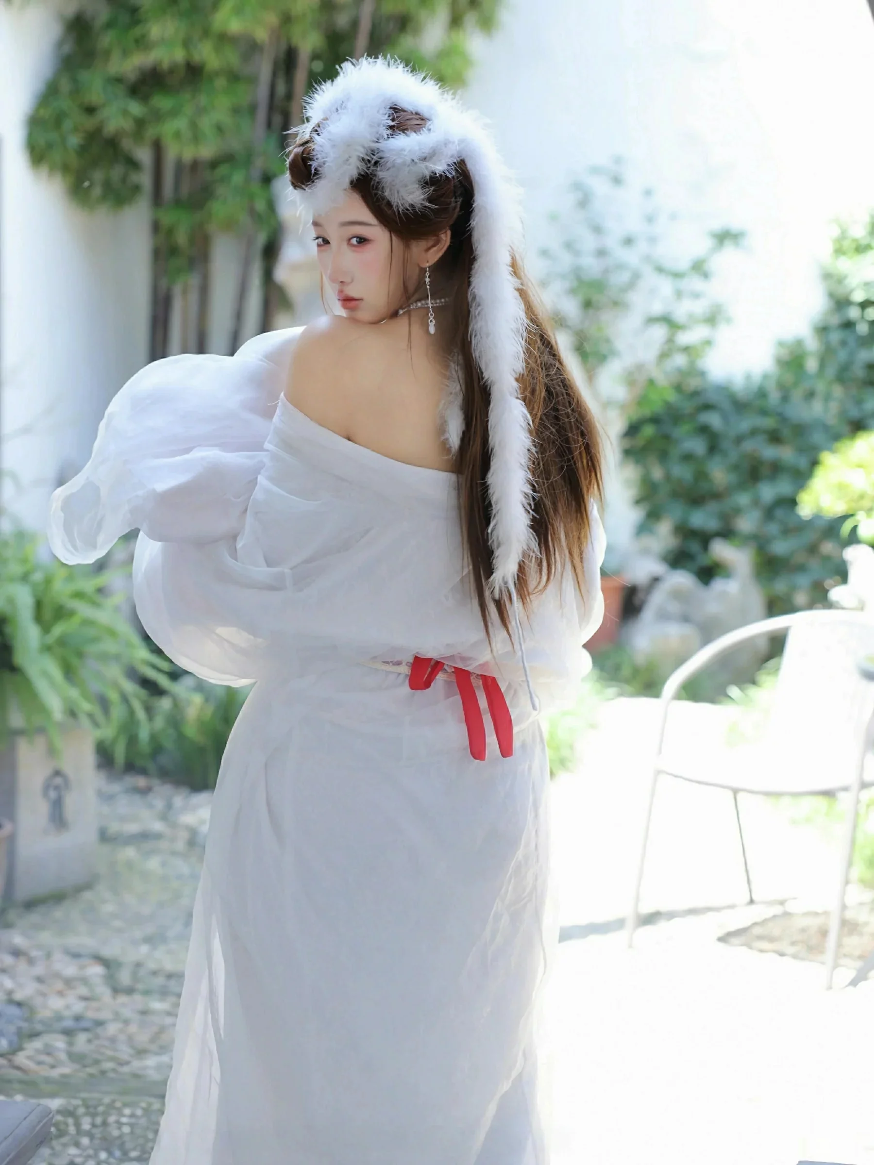 [XiuRen]高清写真图 2025.10.09 No.10843 金允希Yuki 低胸长裙