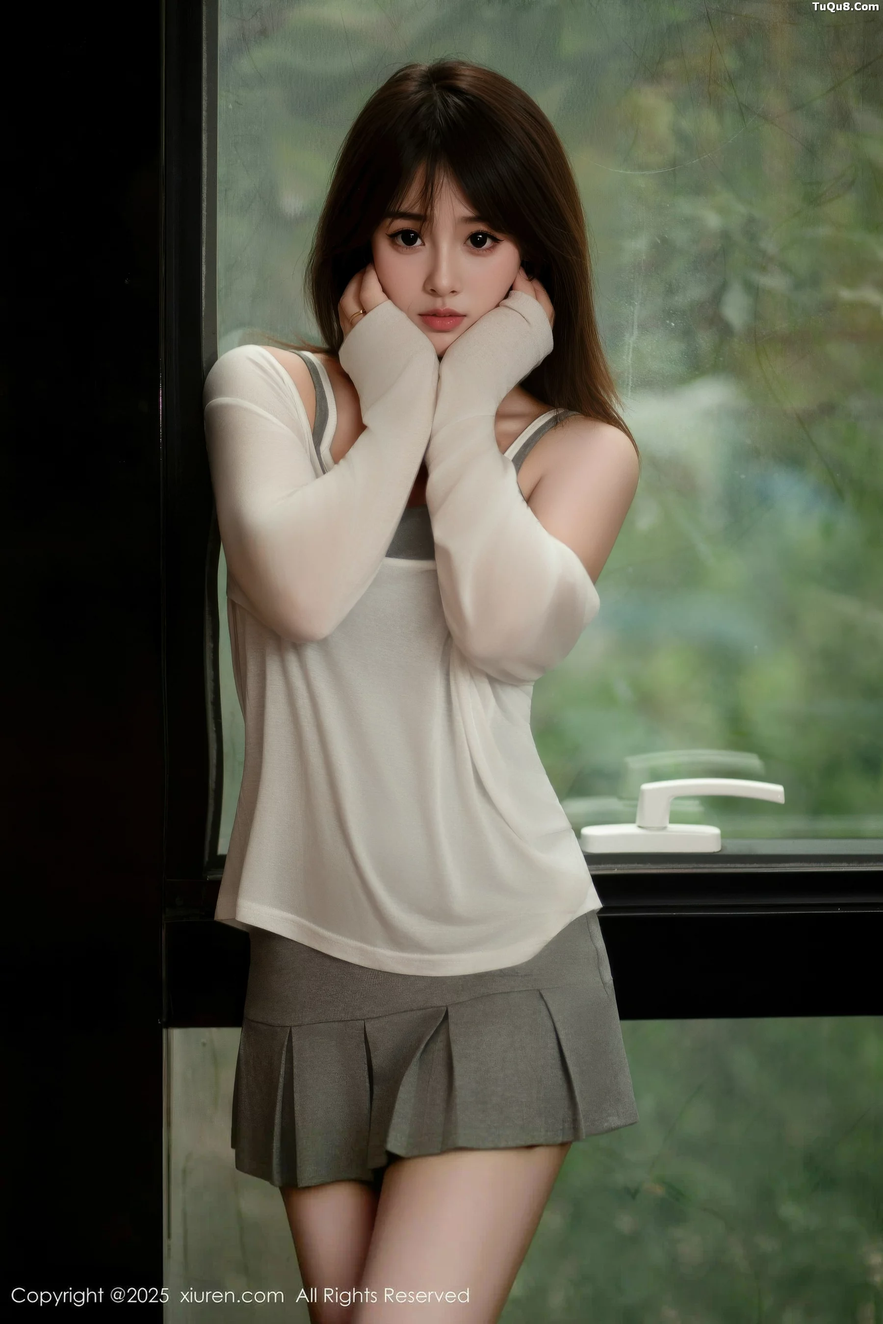 [XiuRen]高清写真图 2025.10.10 No.10845 炎恬kitty 浅色短裙