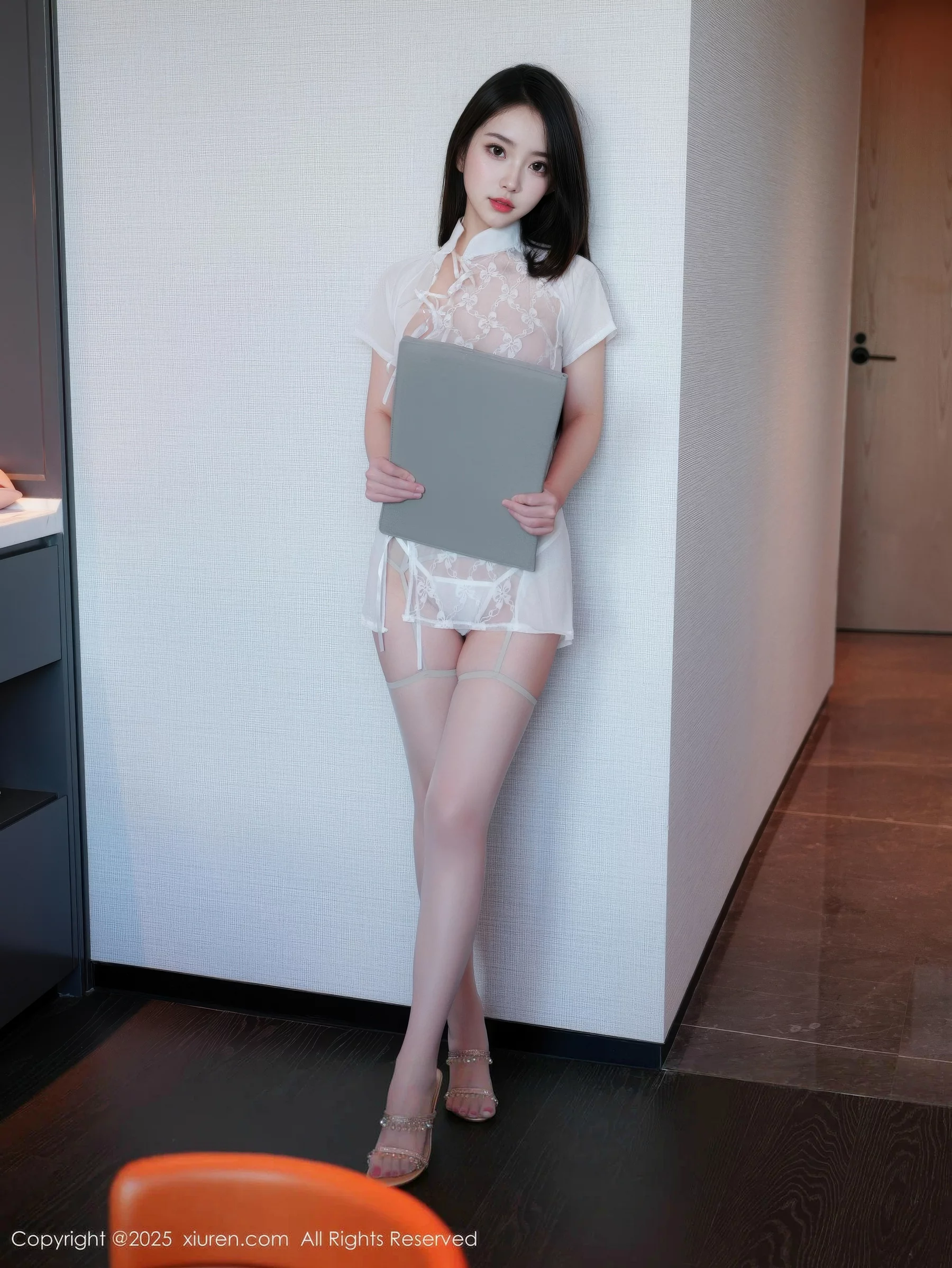 [XiuRen]高清写真图 2025.10.11 No.10854 烧烧小桃 苗条身材