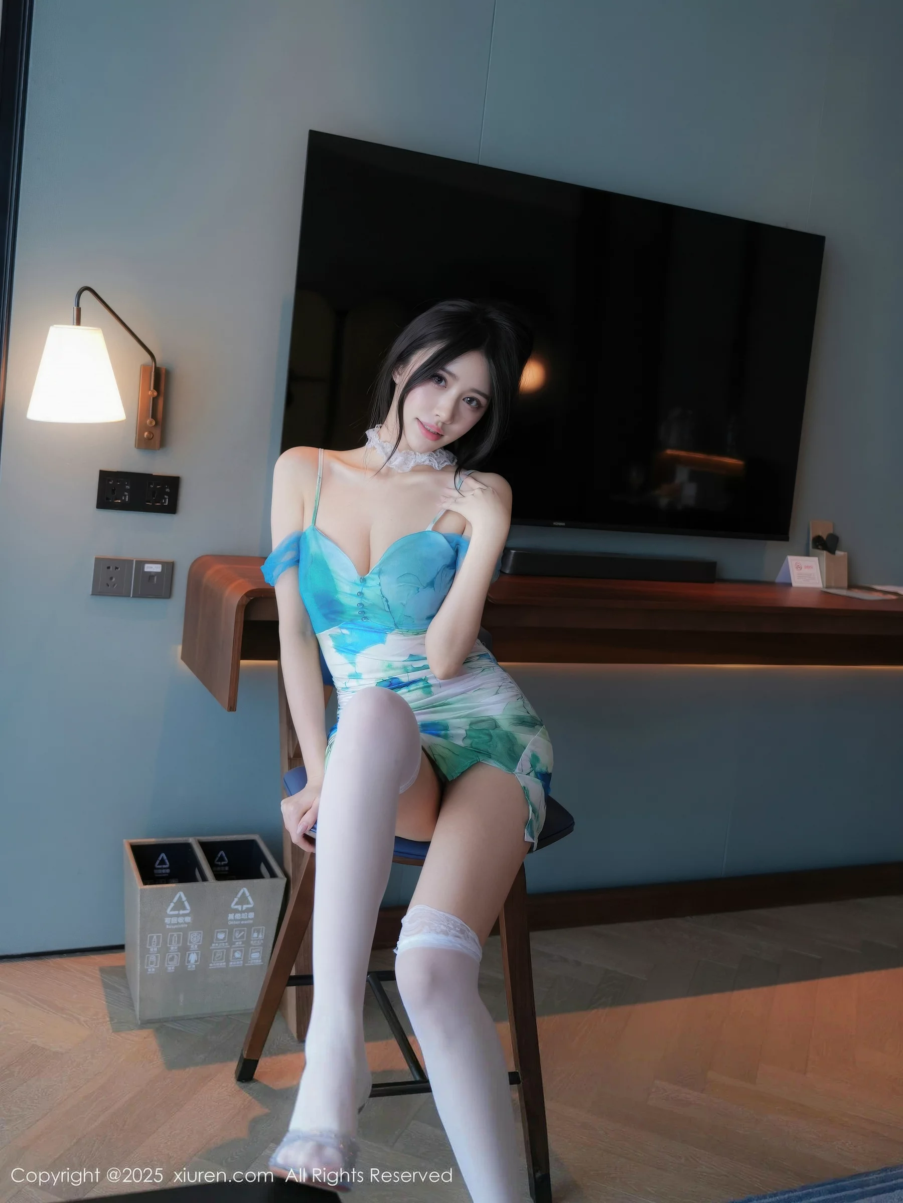 [XiuRen]高清写真图 2025.10.13 No.10859 shelly诗莉吖 白色丝袜