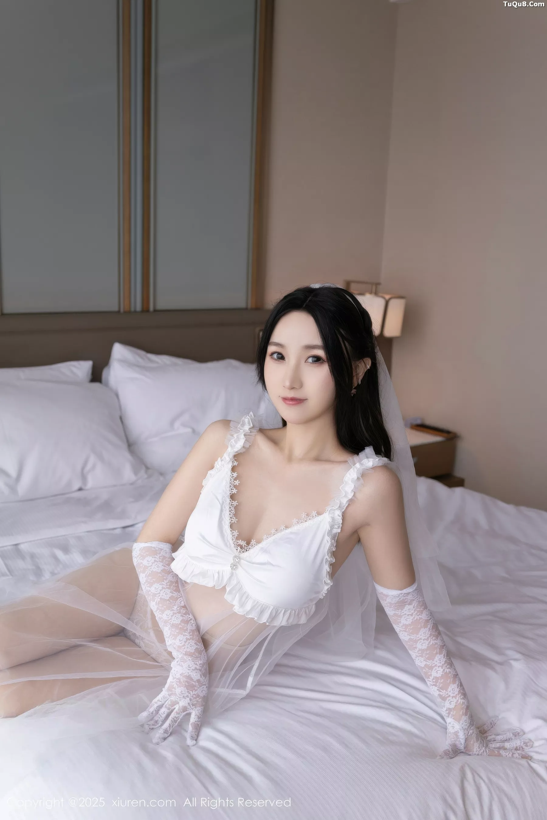 [XiuRen]高清写真图 2025.10.15 No.10871 杏子Yada 轻透白纱