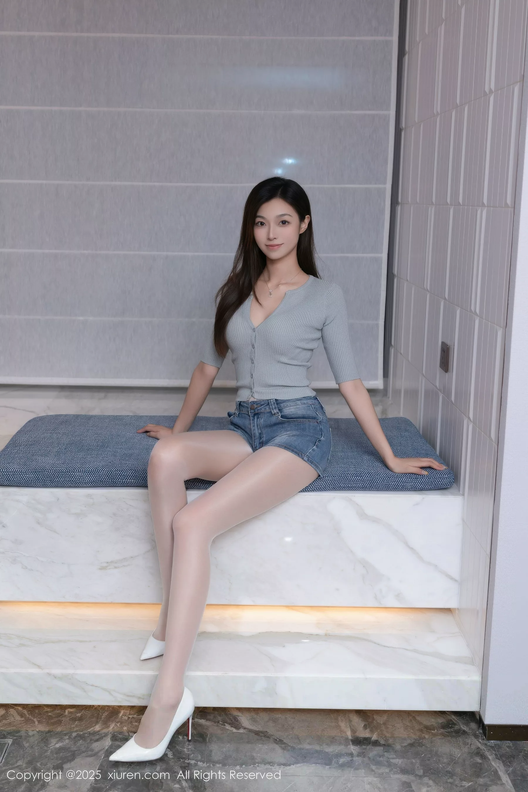 [XiuRen]高清写真图 2025.10.17 No.10881 kiki柚柚 原色丝袜