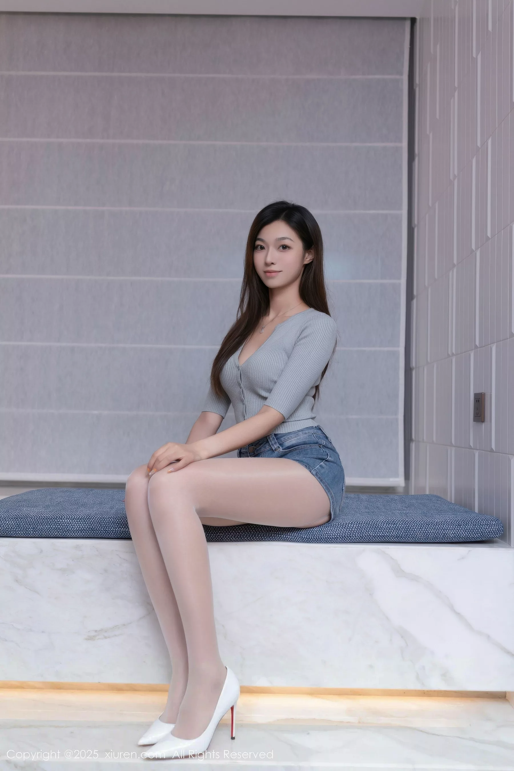 [XiuRen]高清写真图 2025.10.17 No.10881 kiki柚柚 原色丝袜
