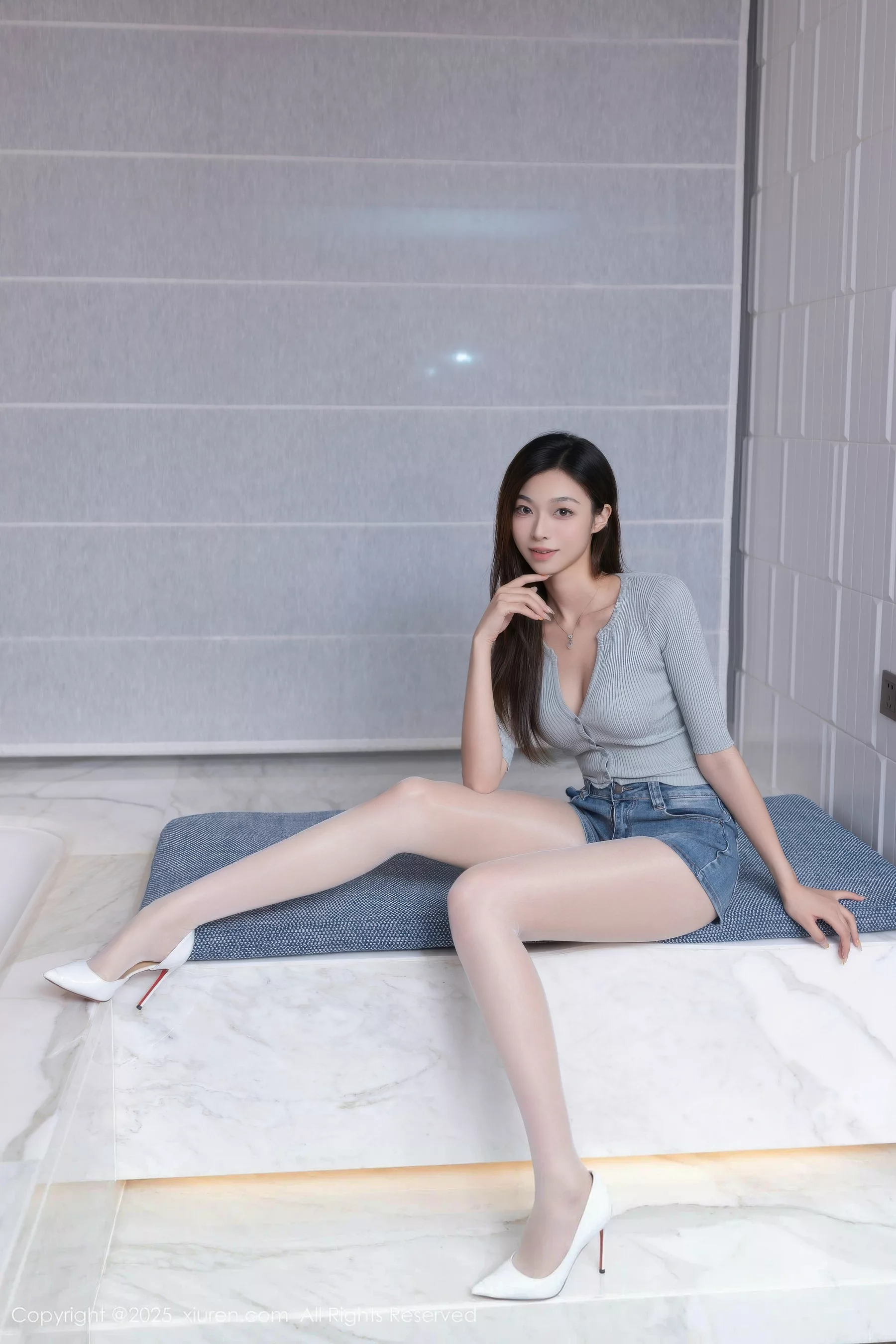 [XiuRen]高清写真图 2025.10.17 No.10881 kiki柚柚 原色丝袜