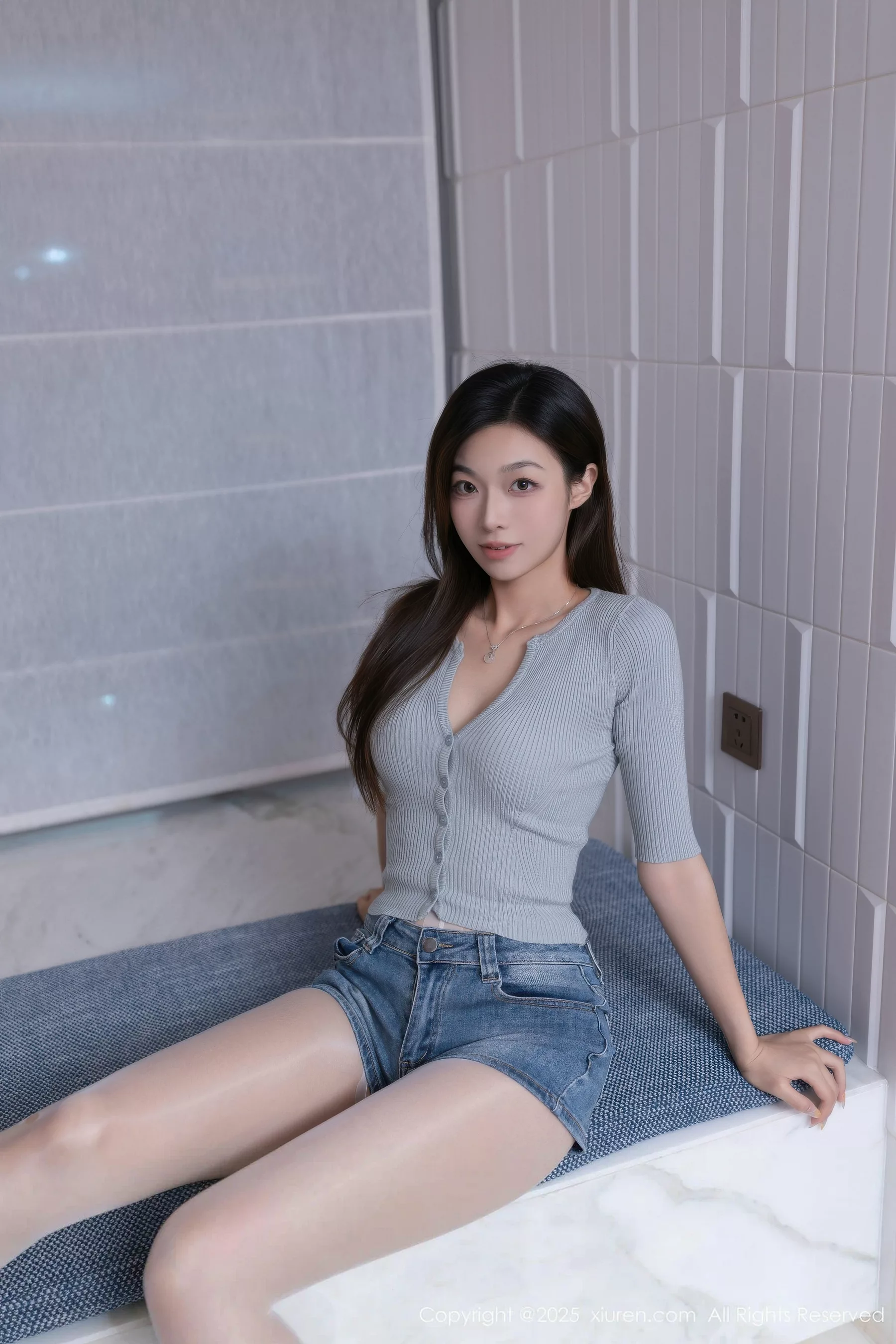 [XiuRen]高清写真图 2025.10.17 No.10881 kiki柚柚 原色丝袜