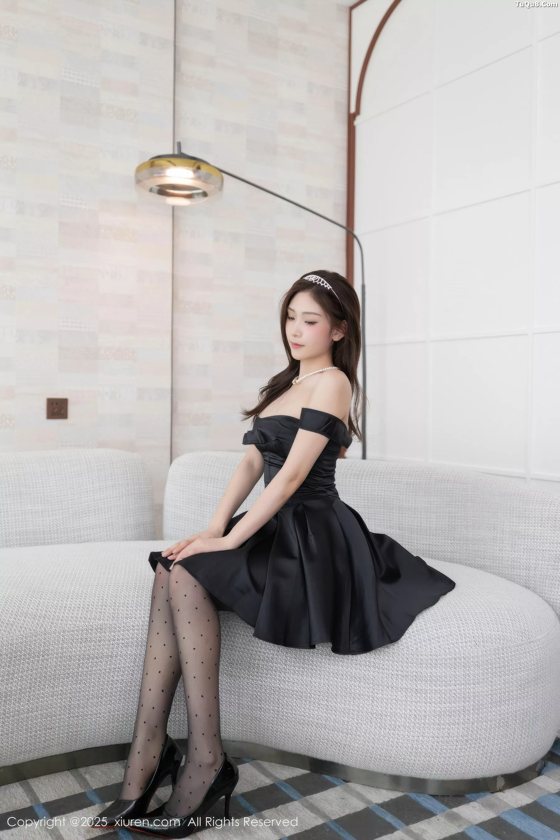 [XiuRen]高清写真图 2025.10.16 No.10878 刘婷婷 黑色性感