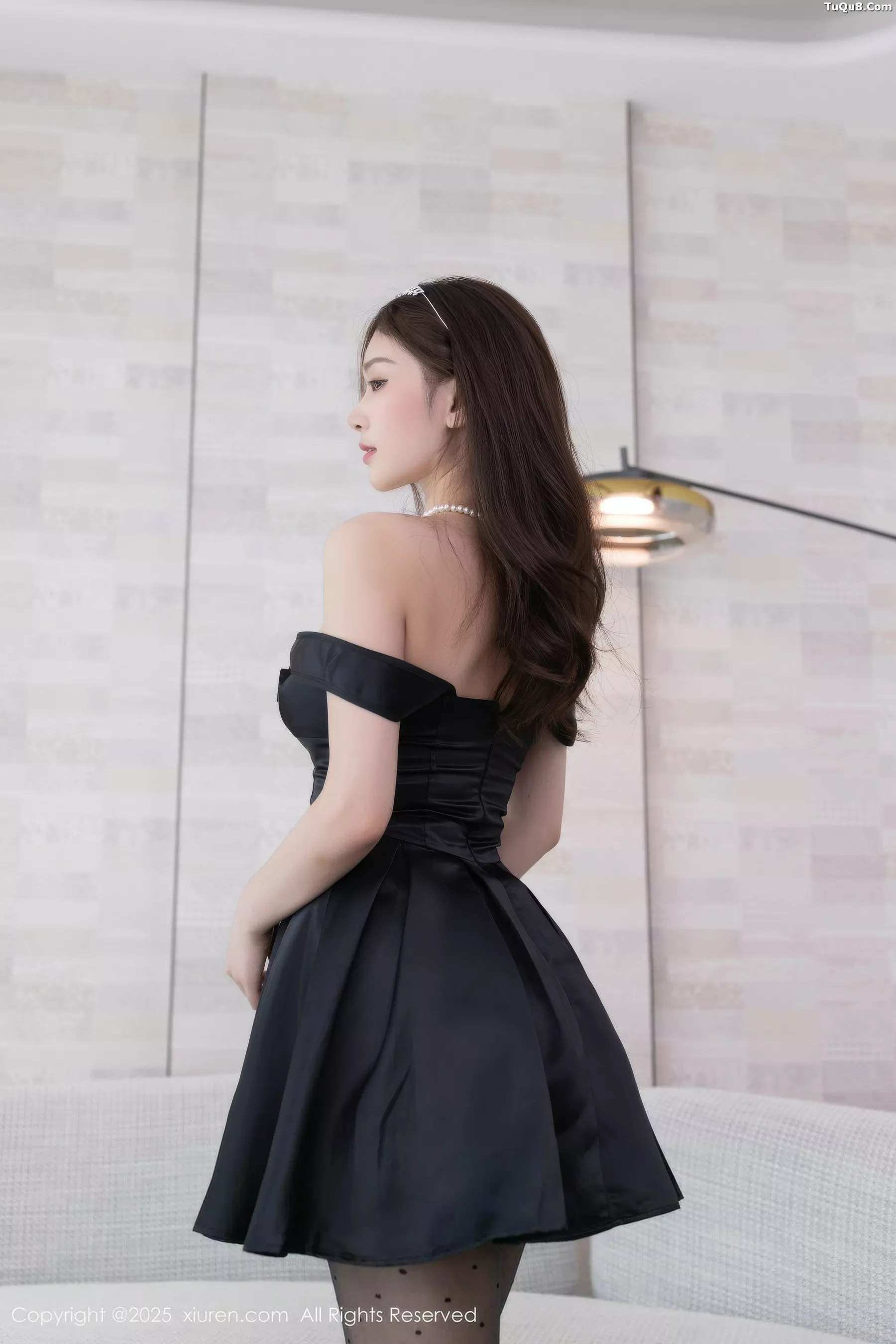 [XiuRen]高清写真图 2025.10.16 No.10878 刘婷婷 黑色性感