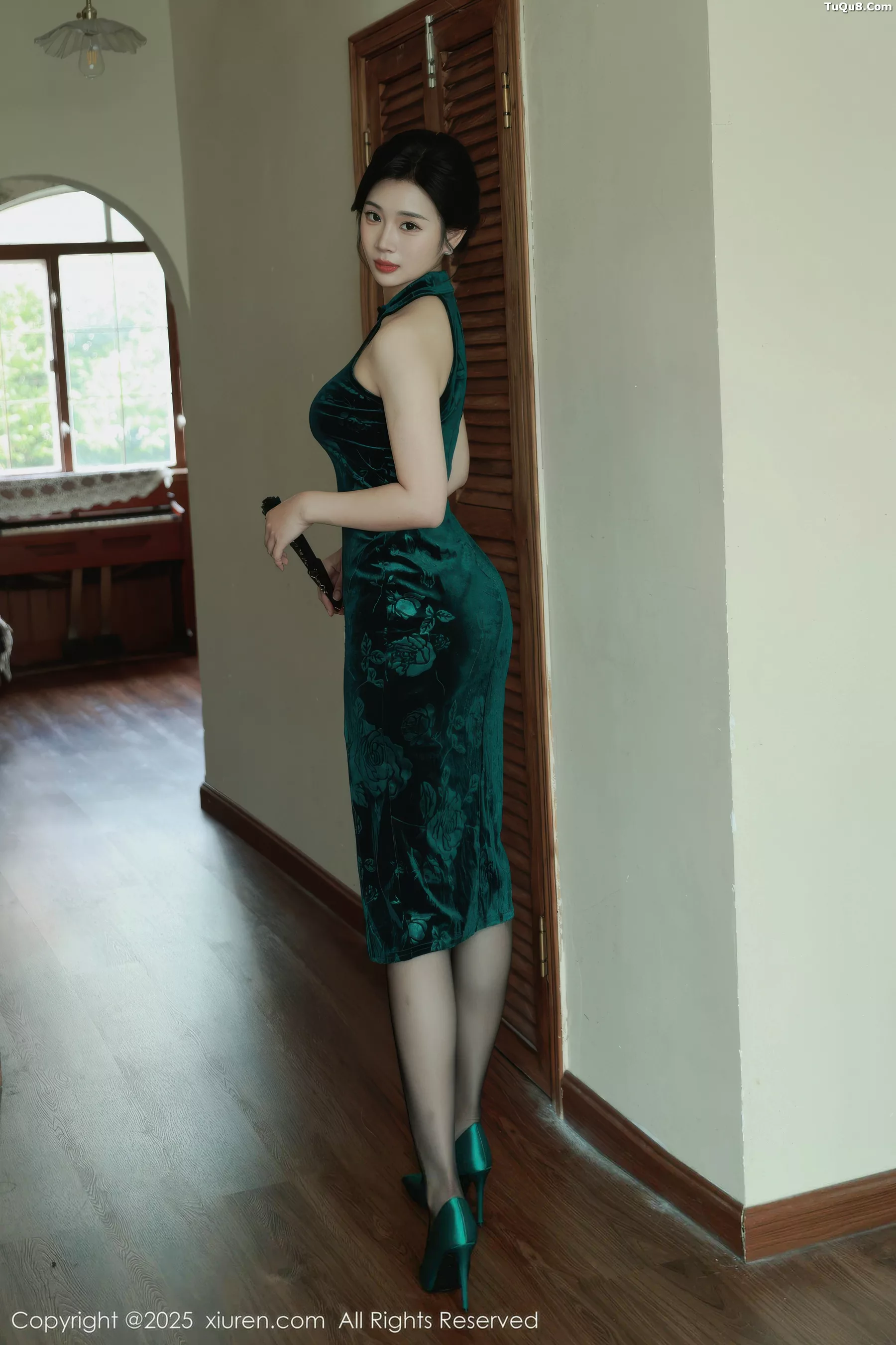 [XiuRen]高清写真图 2025.11.07 No.10962 南乔 蕾丝内衣