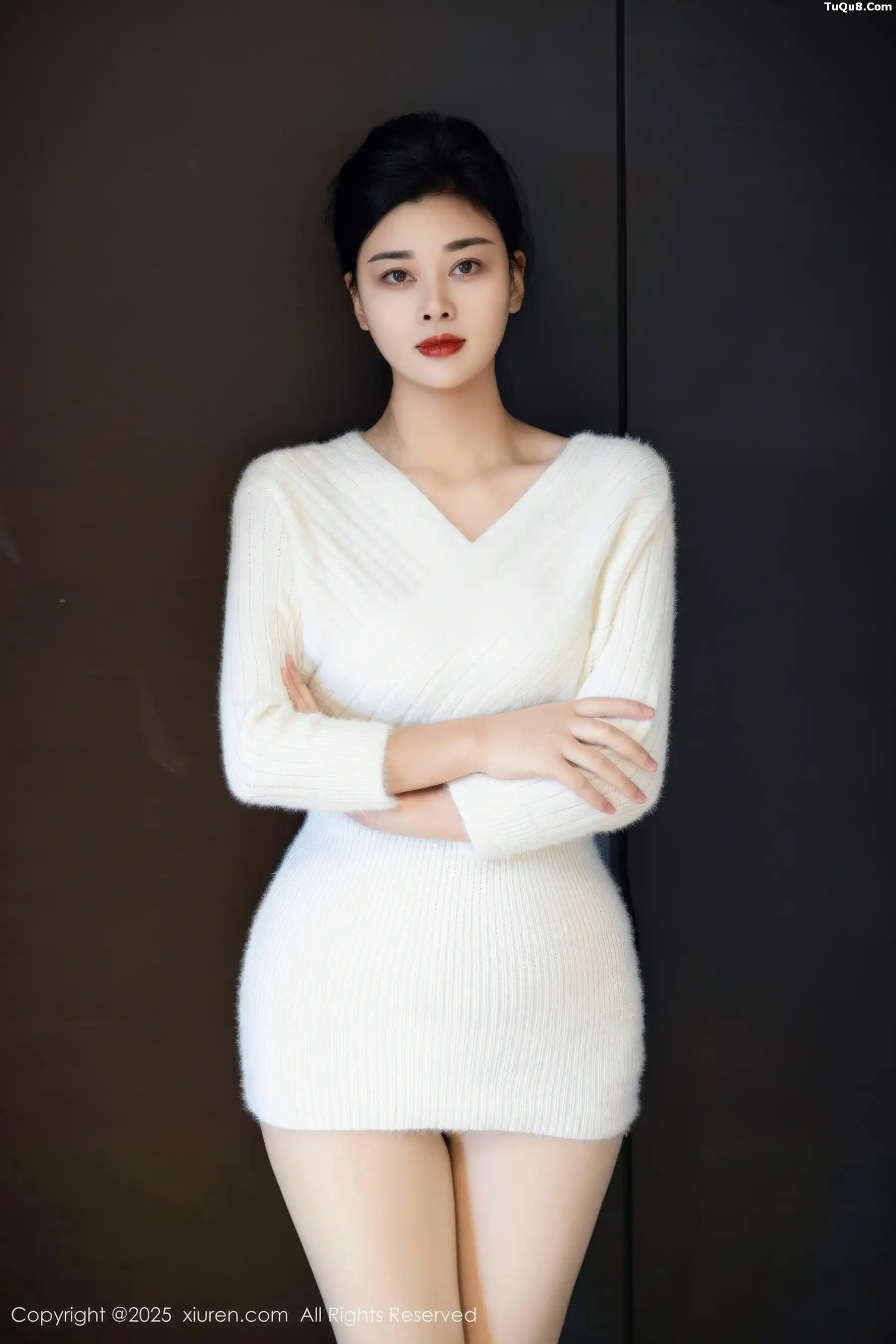 [XiuRen]高清写真图 2025.11.14 No.10986 徐清妍 肉色丝袜