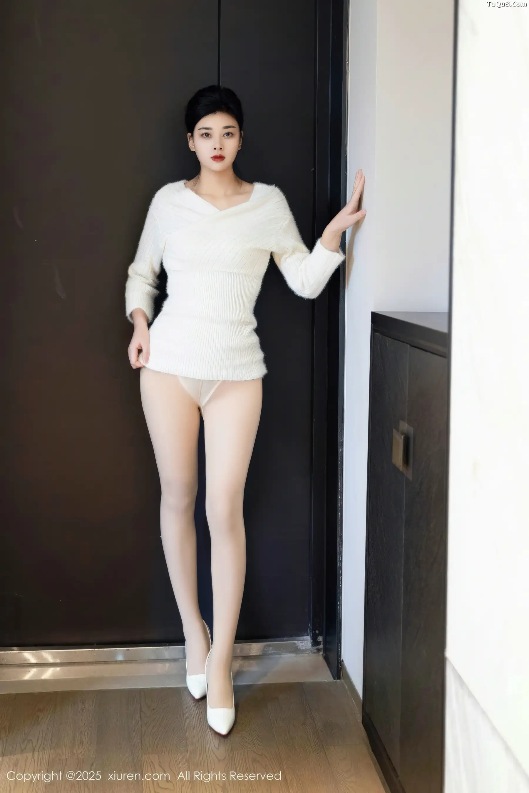 [XiuRen]高清写真图 2025.11.14 No.10986 徐清妍 肉色丝袜