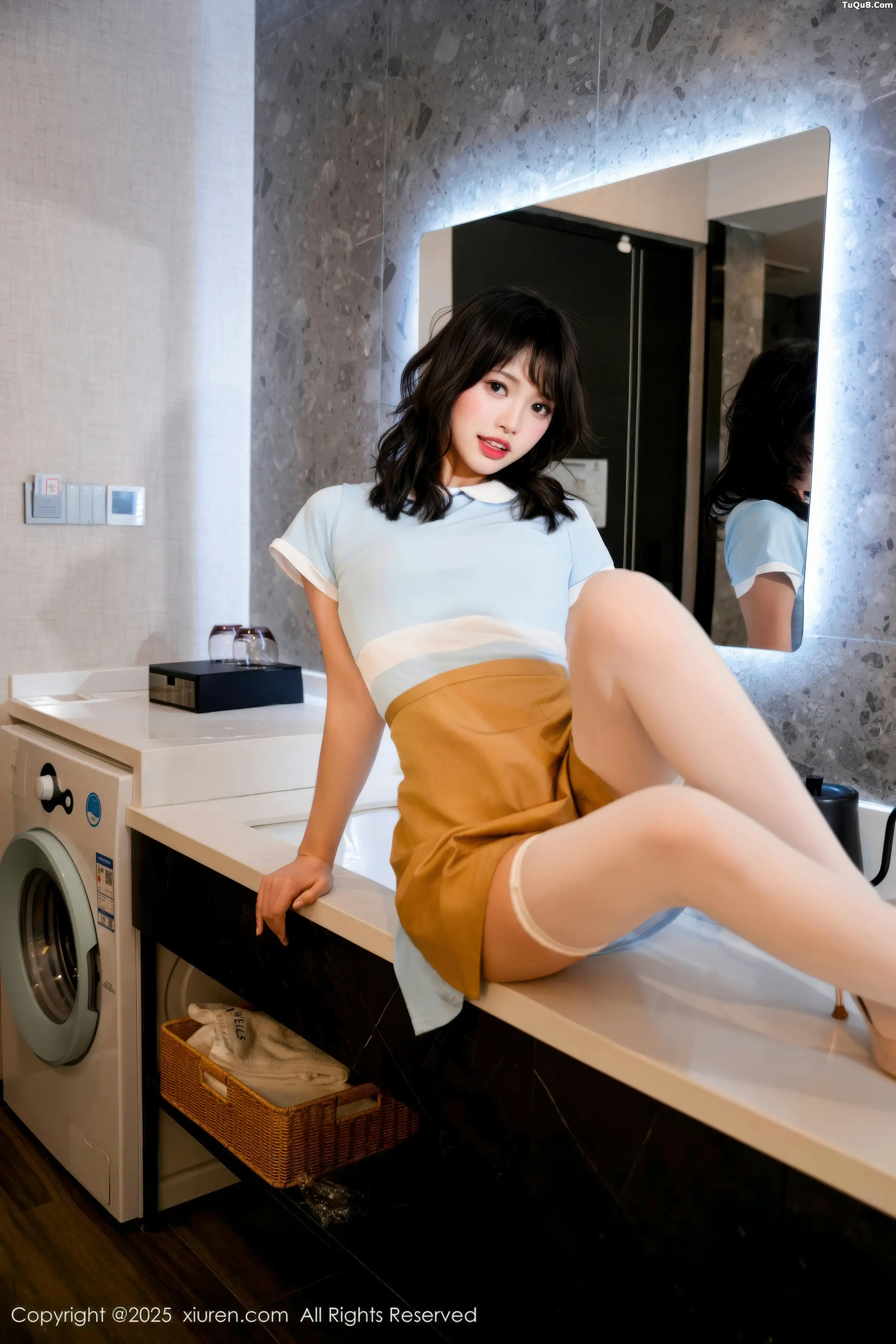 [XiuRen]高清写真图 2025.11.18 No.11000 小舒淇 白色丝袜