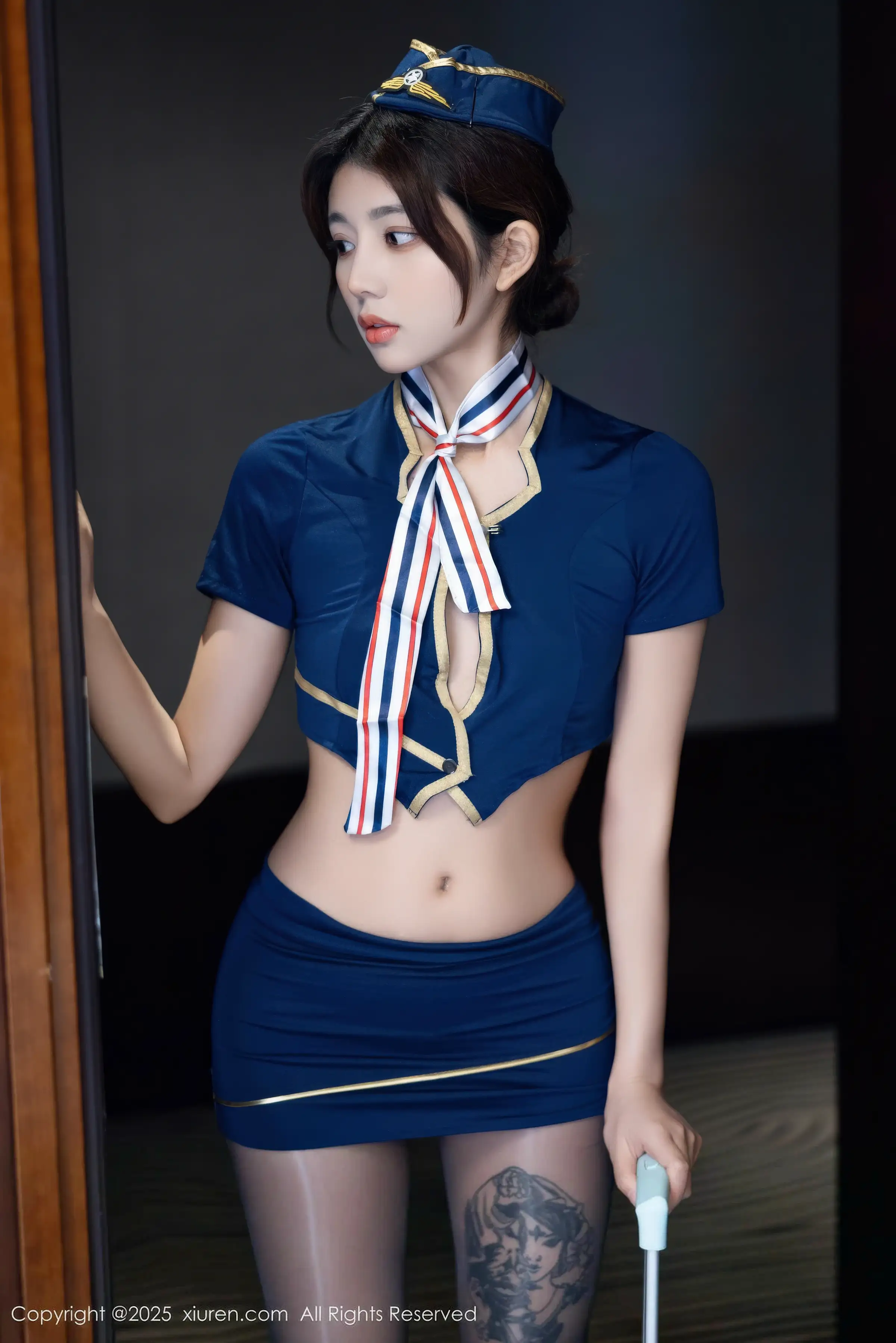 [XiuRen]高清写真图 2025.12.16 No.11112 姜冉冉_Renee@ 空姐制服
