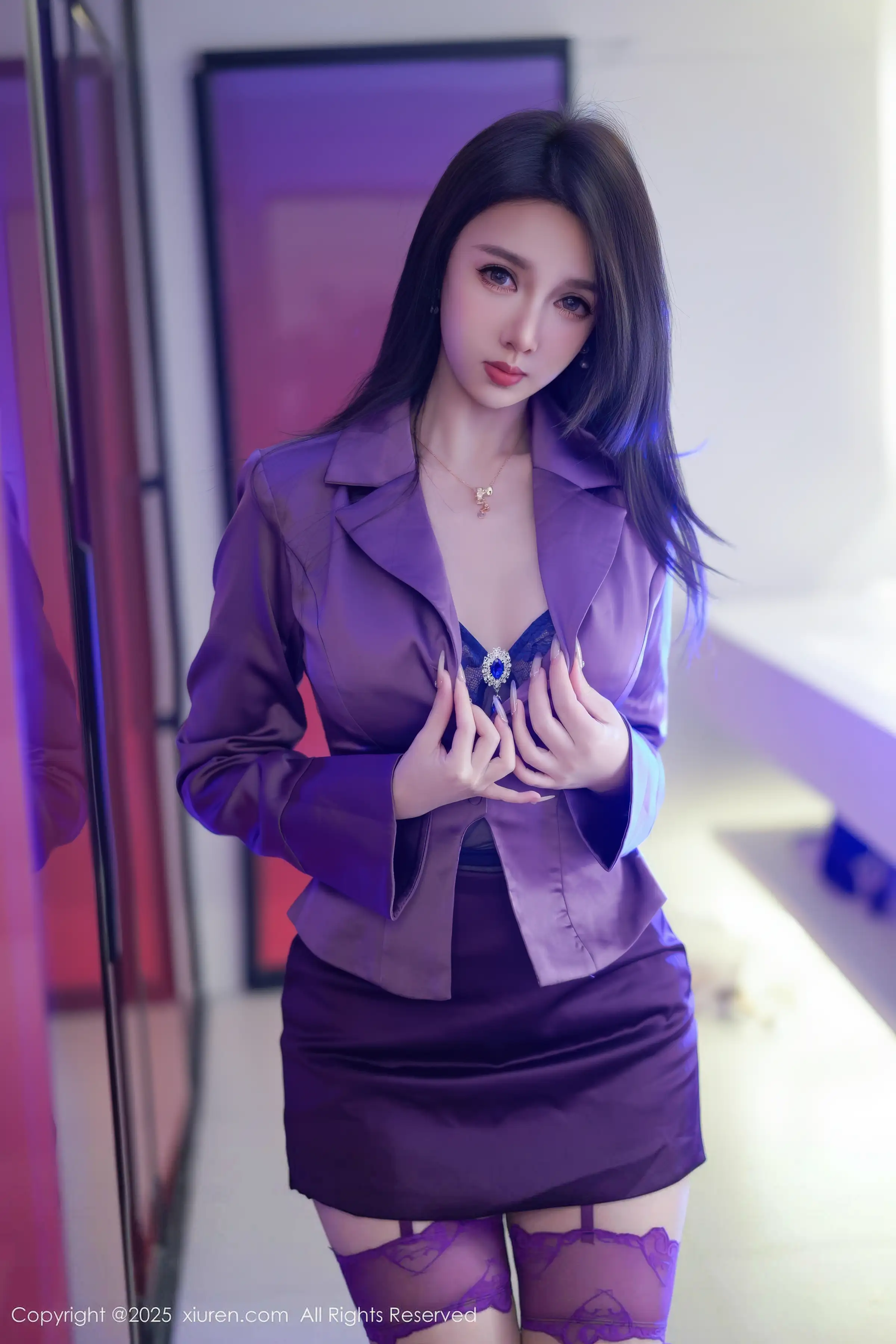 [XiuRen]高清写真图 2025.12.17 No.11120 Twins-夭夭 紫色丝袜