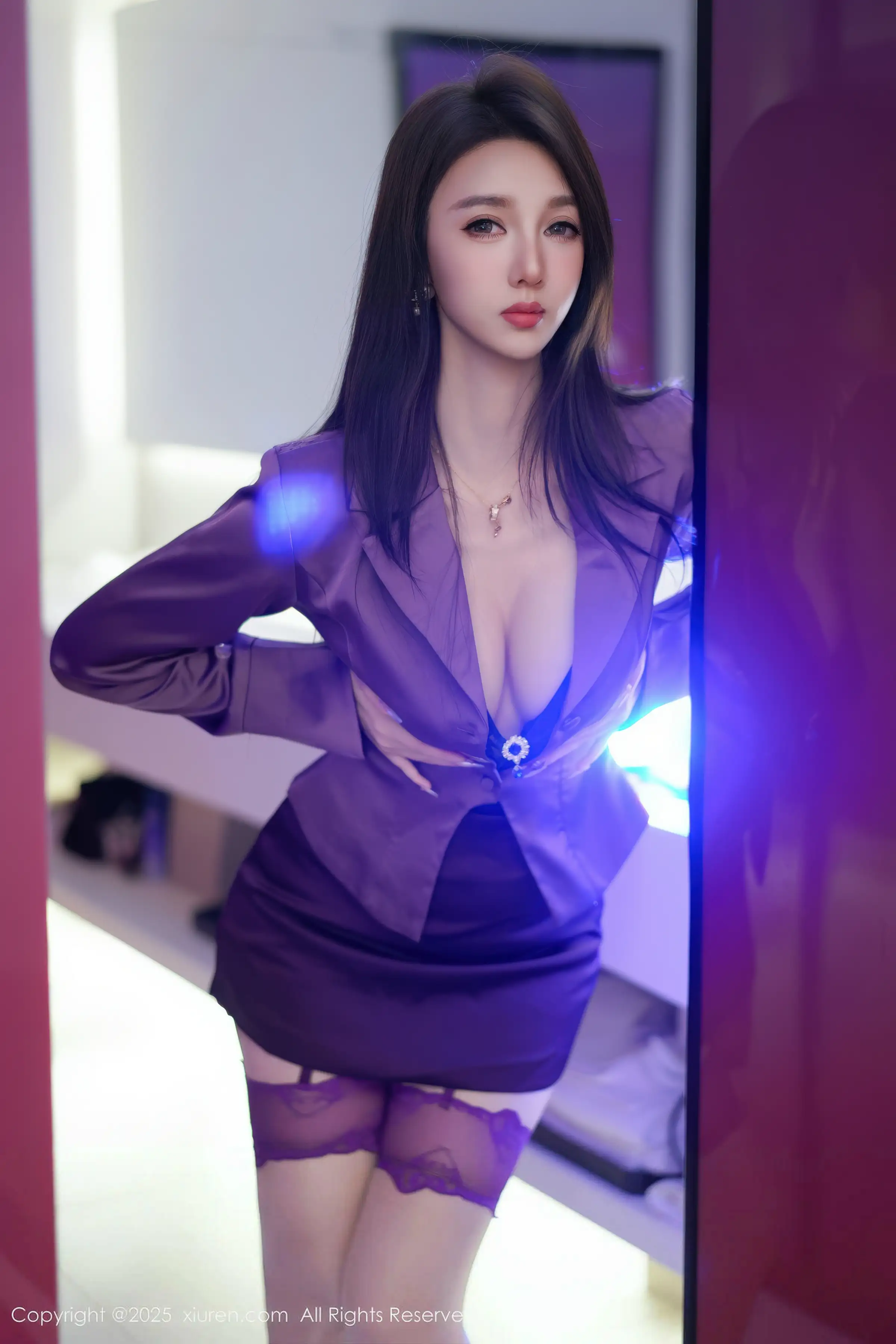 [XiuRen]高清写真图 2025.12.17 No.11120 Twins-夭夭 紫色丝袜